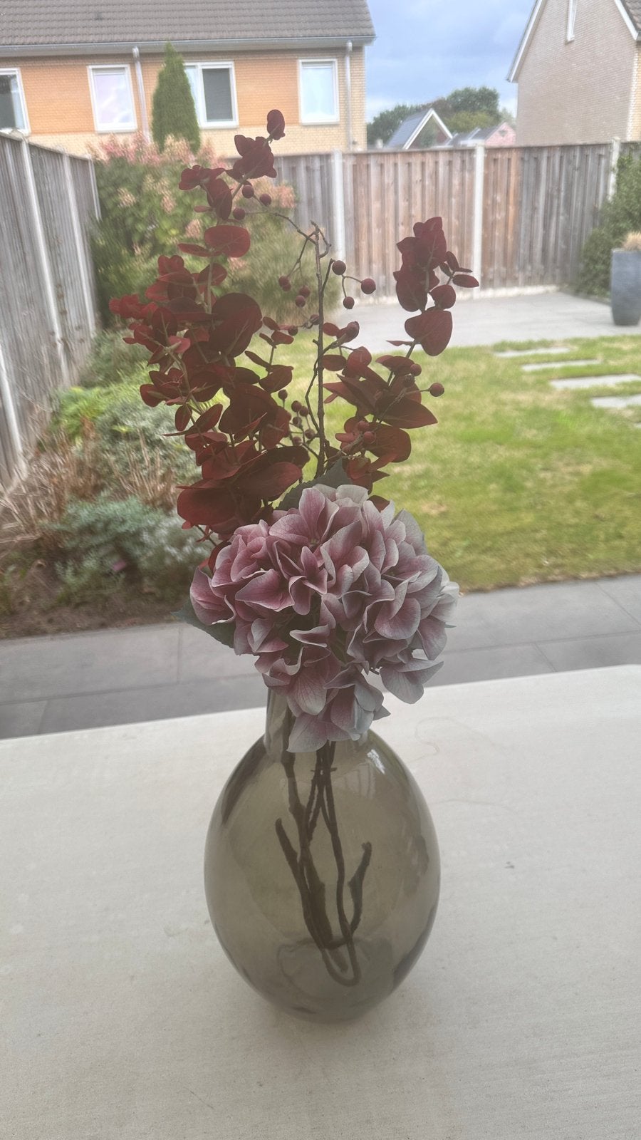 Prachtige kunstbloemen boeket met glazen vaas, Ophalen, Gebruikt, Kunstbloem