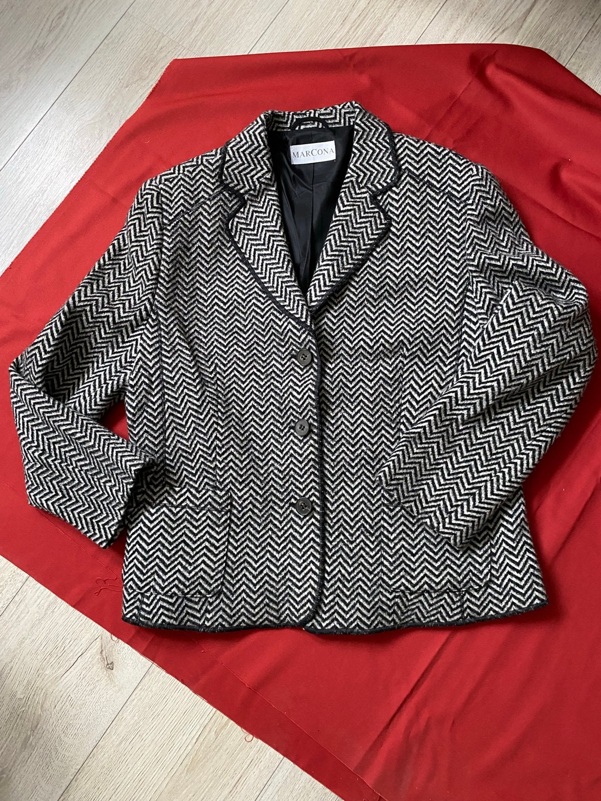 Marcona Blazer Zwart/Wit Zigzag Patroon mt 44, Kleding | Dames, Ophalen of Verzenden, Zo goed als nieuw, Maat 42/44 (L), Zwart