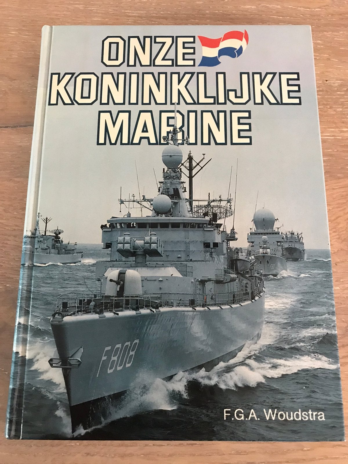 Boek “ Onze Koninklijke Marine “  Luchtvaart MLD Krijgsmacht, Ophalen of Verzenden, Zo goed als nieuw, Marine