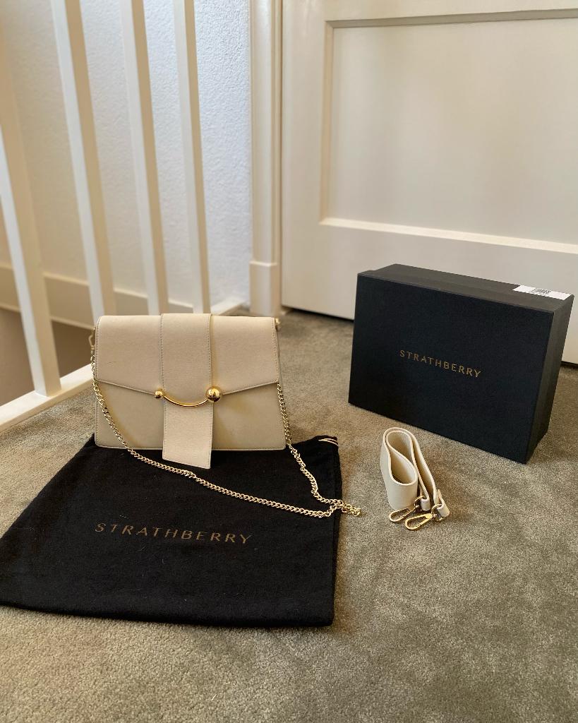 Strathberry tas Crescent shoulder bi Leather Vanilla/Diamond, Ophalen of Verzenden, Zo goed als nieuw, Beige, Schoudertasje