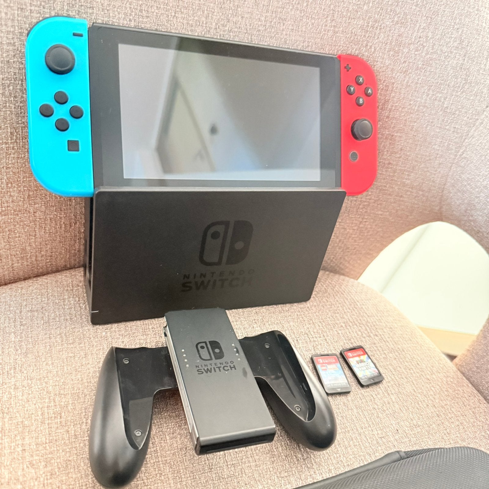 Nintendo Switch V2 (HAC-001(-01Bundle + 2 Games + Carry Case, Ophalen of Verzenden, Zo goed als nieuw, Met 2 controllers, Switch 2019 Upgrade