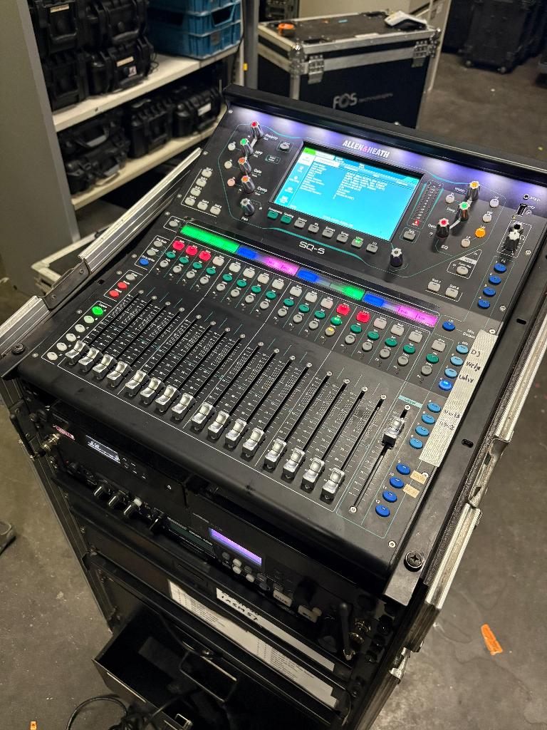 Allen & heath sq5 met plugins, Ophalen, Zo goed als nieuw, 20 kanalen of meer