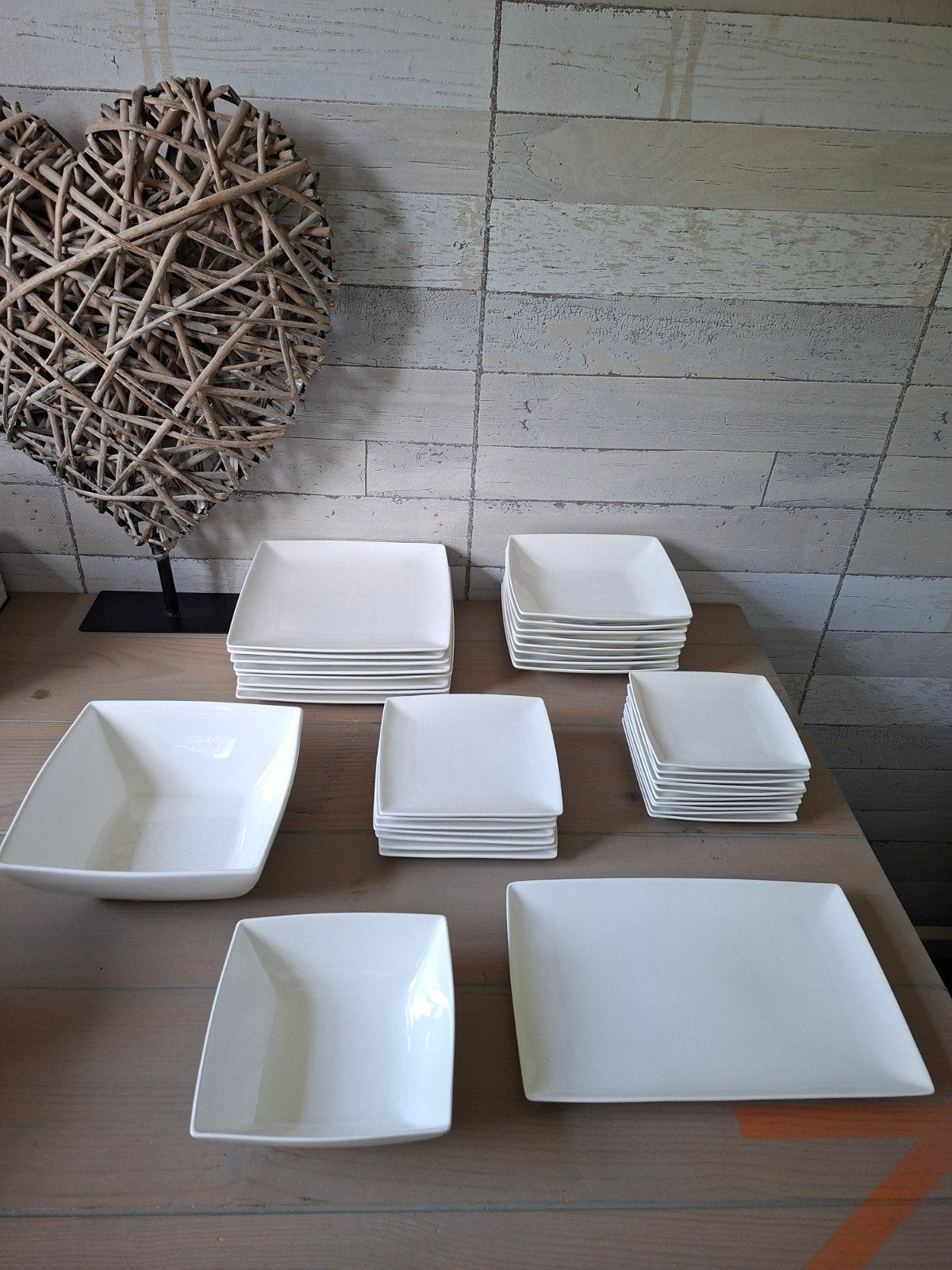 Yong servies - wit vierkant servies, Huis en Inrichting, Ophalen, Gebruikt, Overige merken, Overige stijlen