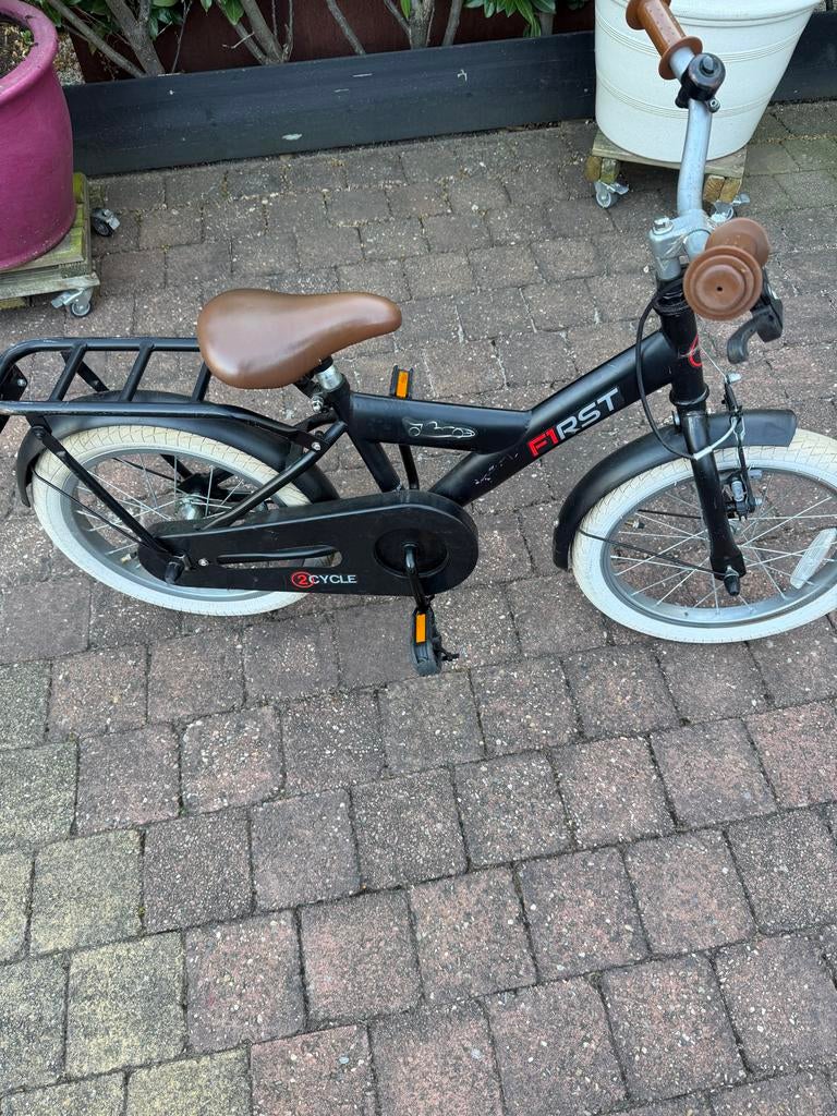 Kinderfiets 16 inch zwart - 2CYCLE FIRST, Ophalen, Gebruikt, Terugtraprem, 16 tot 20 inch