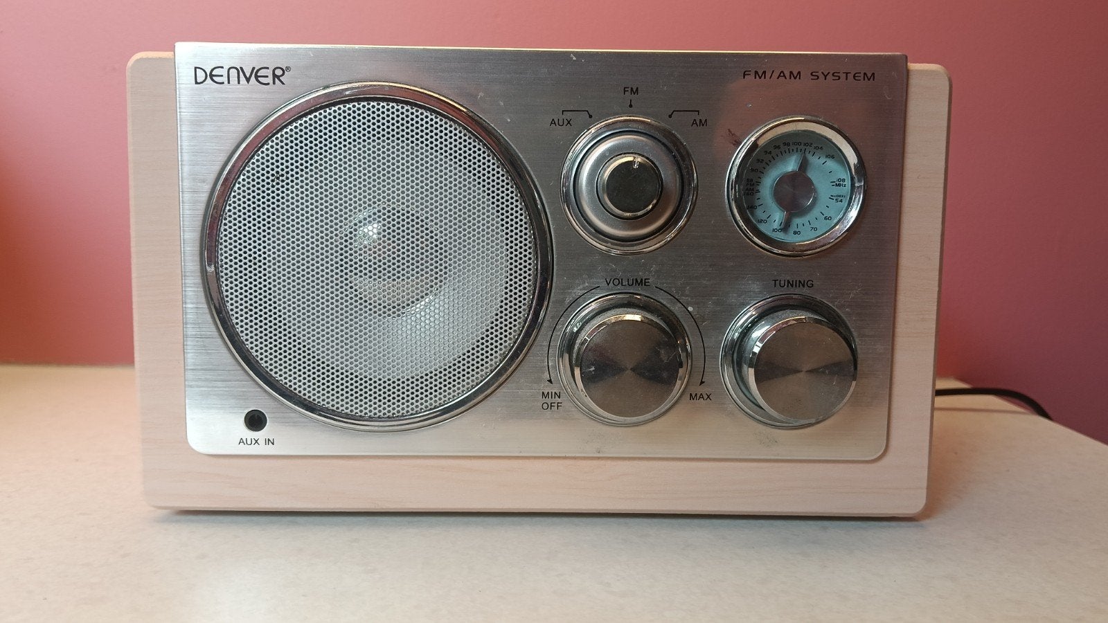 Denver TR-61 Retro FM/AM Radio - Licht Houtuitvoering, Ophalen of Verzenden, Zo goed als nieuw, Transistorradio