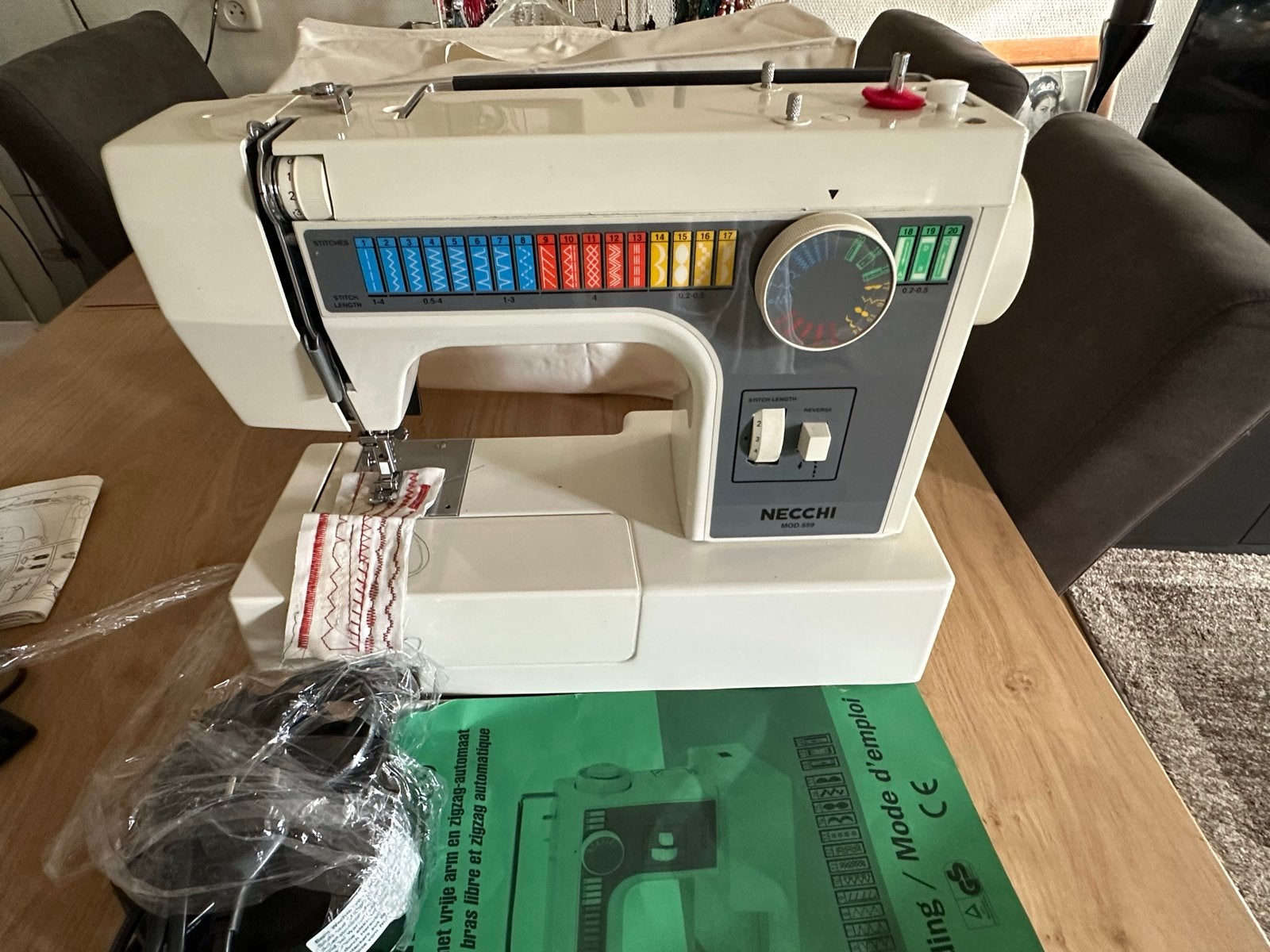Necchi Mod. 559 Naaimachine - Zo goed als nieuw, Ophalen of Verzenden, Zo goed als nieuw, Naaimachine, Overige merken