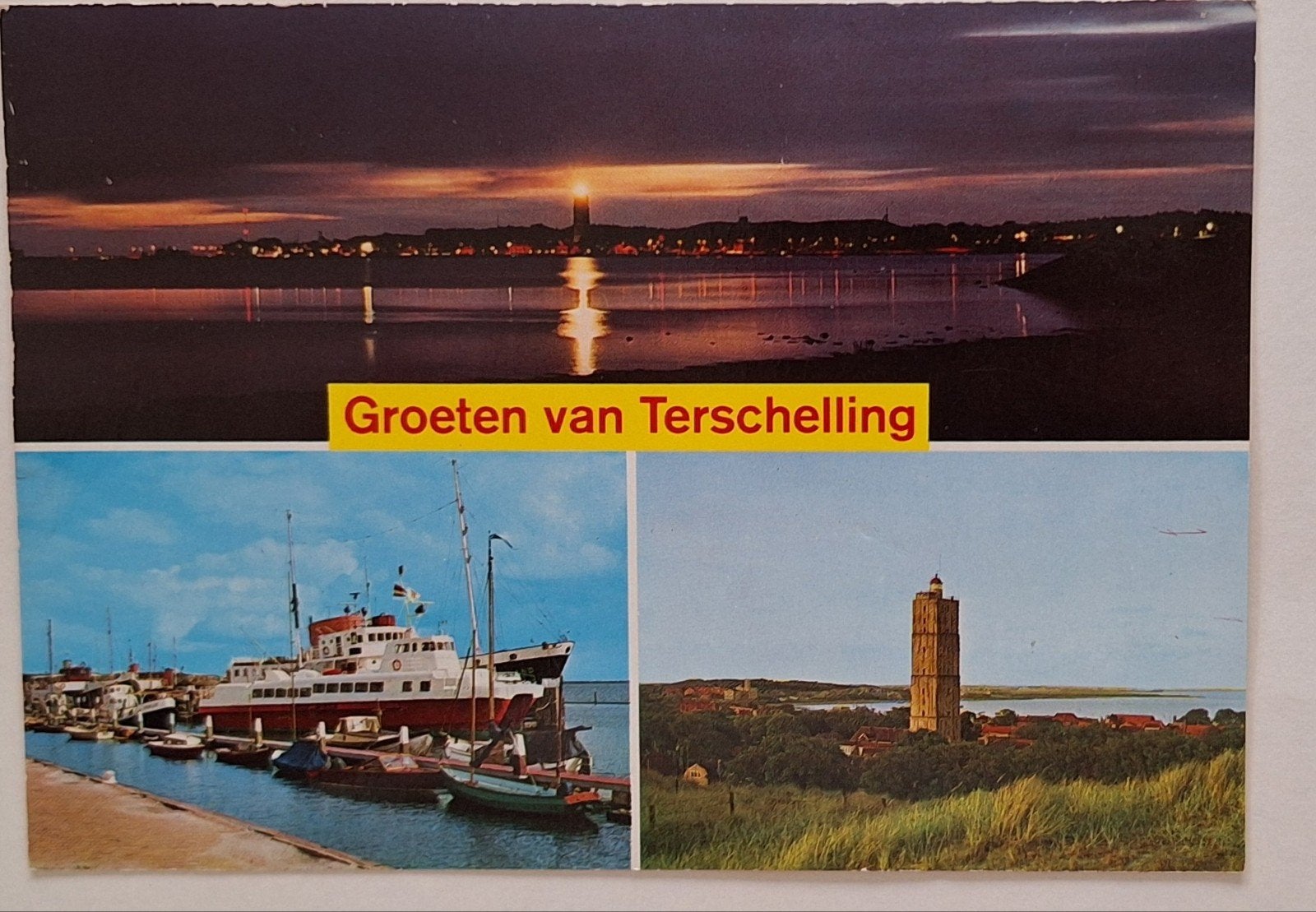 Ansichtkaart Terschelling: Haven, Vuurtoren en Zonsondergang, Ophalen of Verzenden