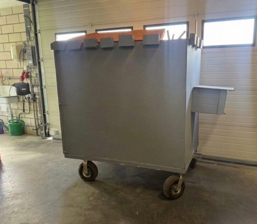 Kleine carnavalswagen met geluidsinstallatie, Ophalen, Gebruikt