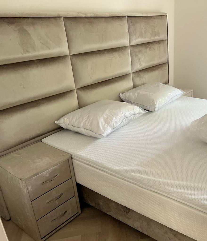 2 persoons bed met nachtkastjes, Ophalen, Velvet, Tweepersoons, Zo goed als nieuw