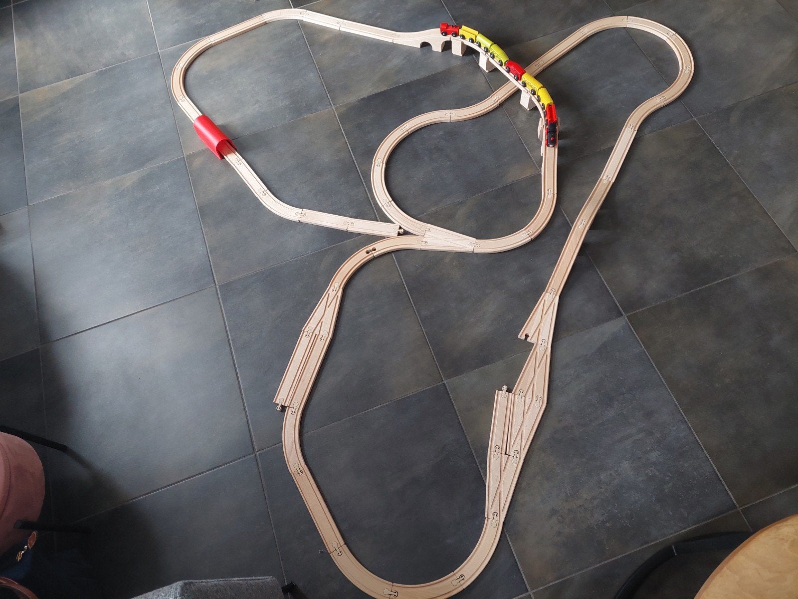 Houten treinbaan met wagons, Kinderen en Baby's, Ophalen of Verzenden, Gebruikt, Overige merken