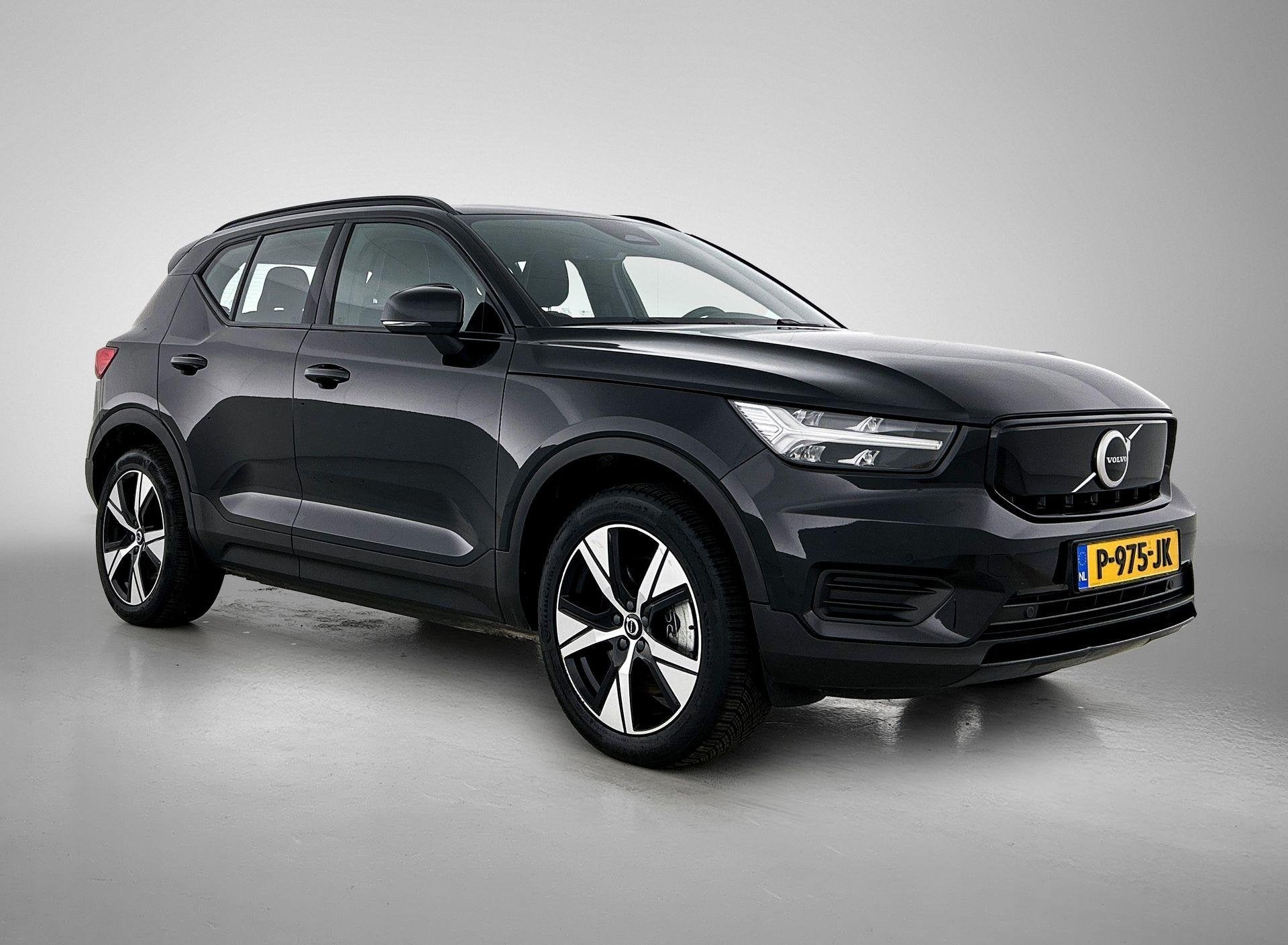 Volvo XC40 Recharge Twin Plus | Trekhaak | 1e Eigenaar | Ori, Auto's, Volvo, 12 maanden, 40 min, Zwart, Origineel Nederlands