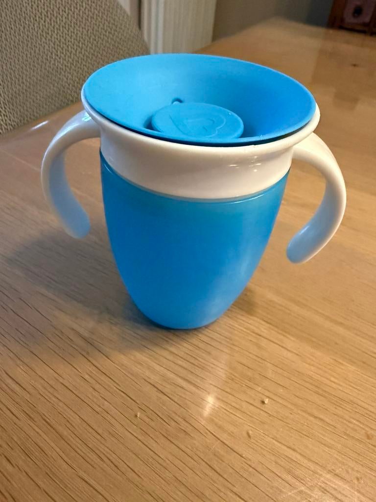Munchkin Miracle 360 trainer cup - beker lekvrij, Kinderen en Baby's, Babyvoeding en Toebehoren, Ophalen, Gebruikt, Overige typen