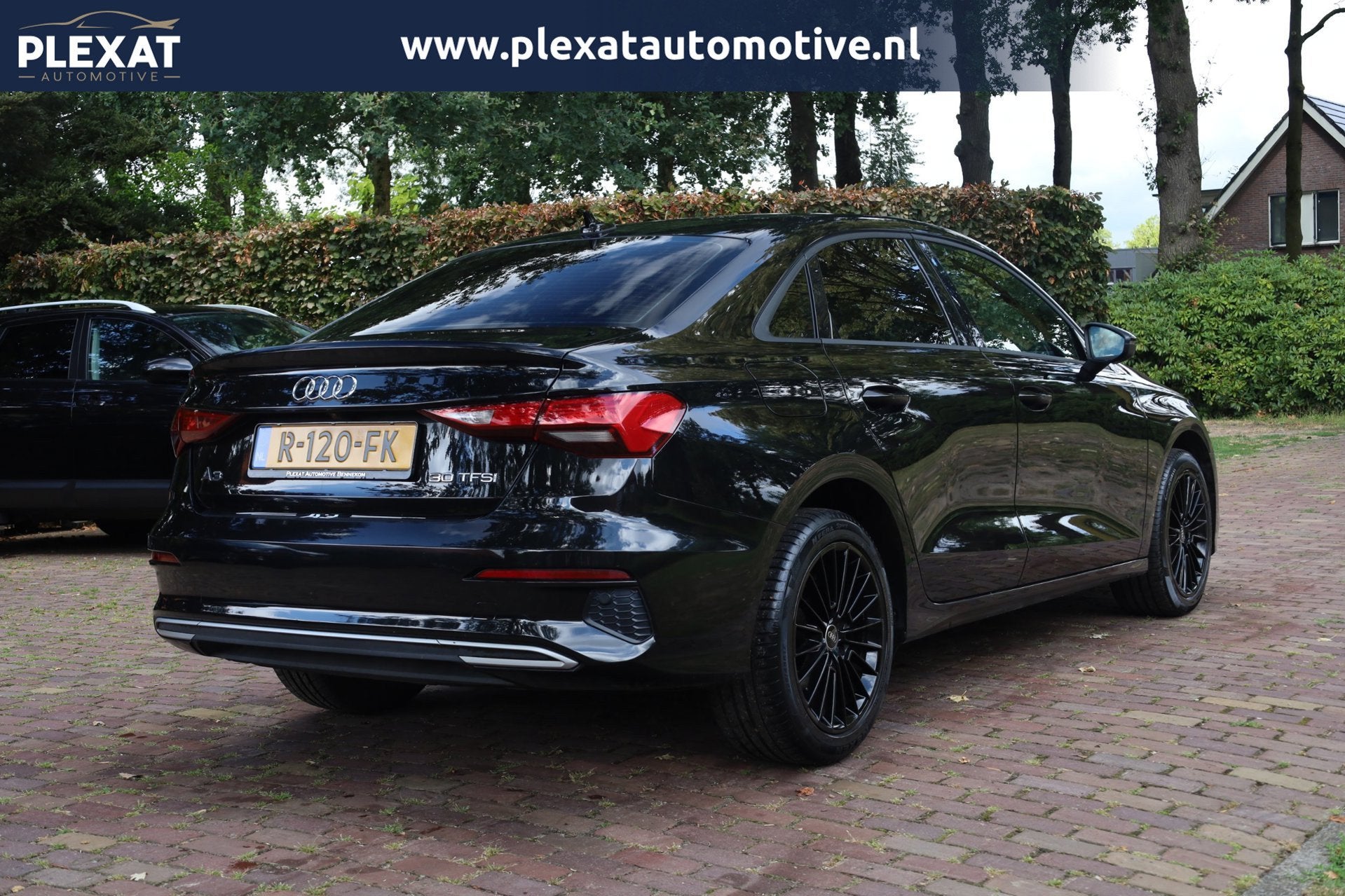 Audi A3 Limousine 30 TFSI S edition Aut. | Stoelverwarming |, Stof, Gebruikt, Zwart, Bedrijf