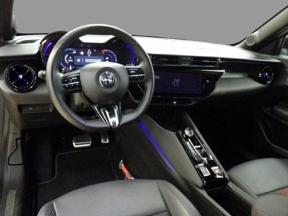 Alfa Romeo Junior 1.2 Turbo Hybrid Ibrida Speciale MATRIX LE, Auto's, Dealer onderhouden, 1199 cc, 620 kg, Origineel Nederlands