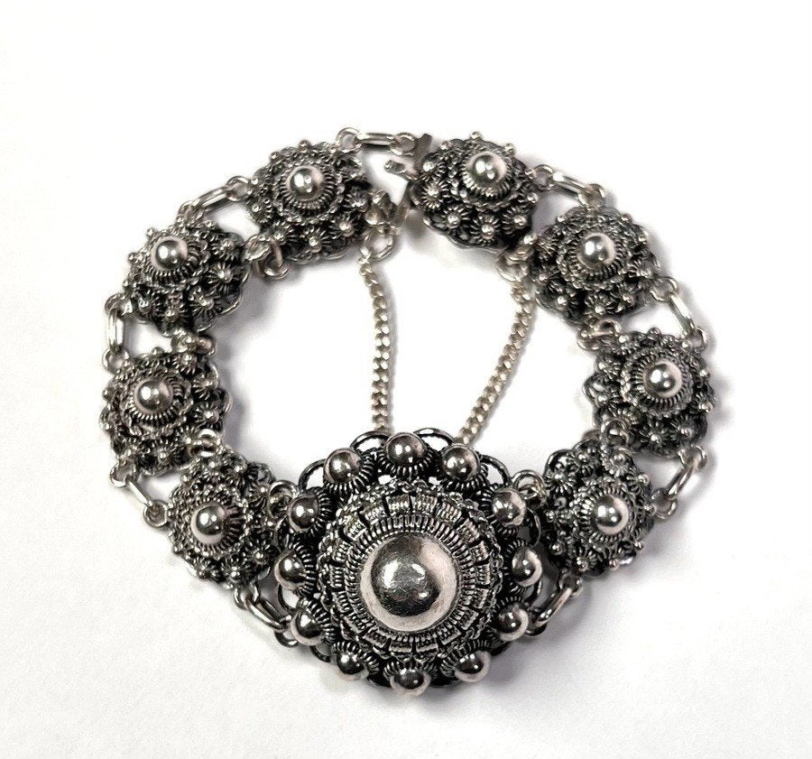 1071. Zeeuwse streeksieraden – filigraanwerk, 20e eeuw, Ophalen of Verzenden, Zilver