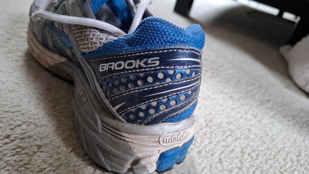 Brooks GTS Hardloopschoenen - Maat 43, Ophalen