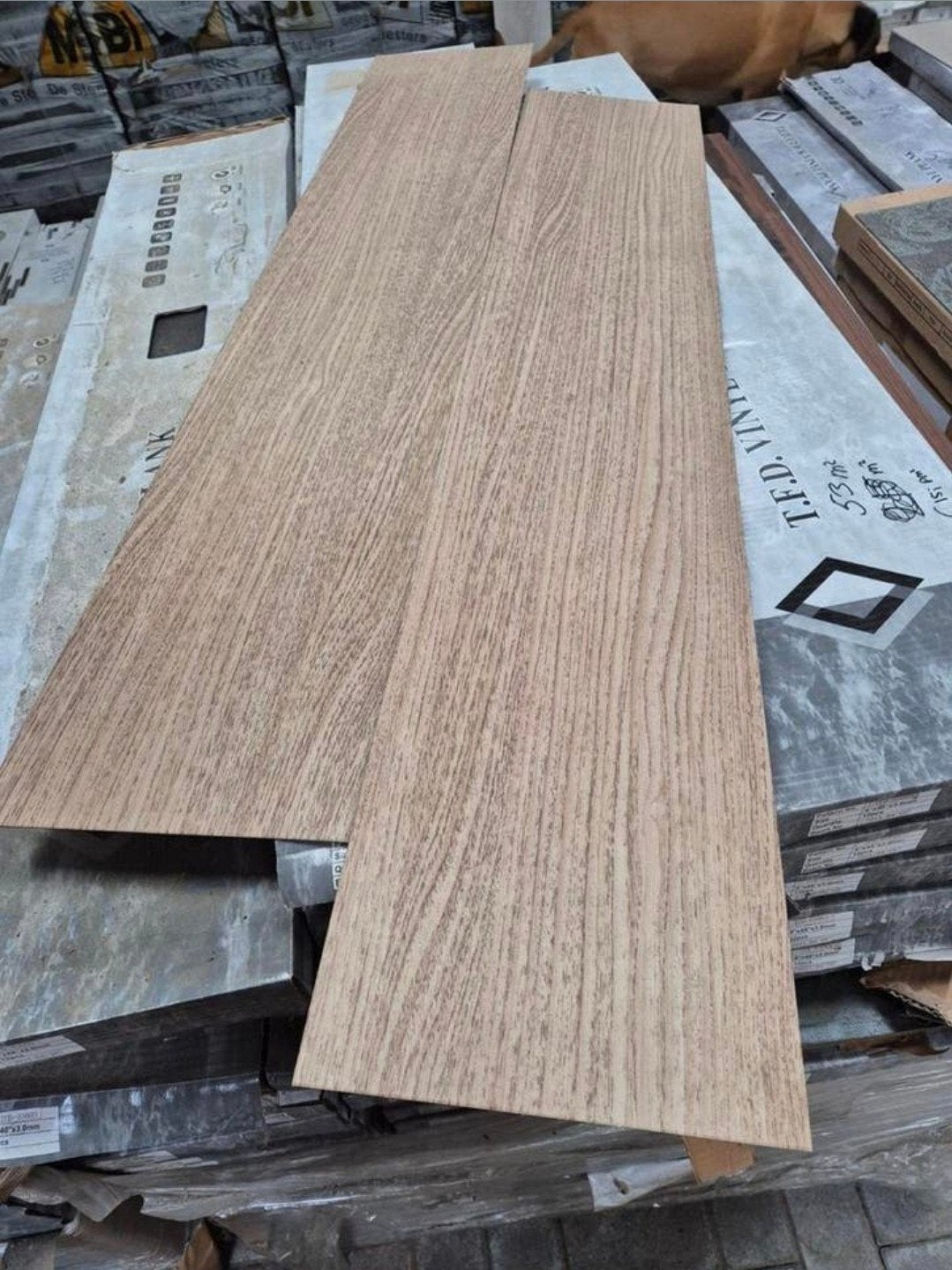 33,5m² plak pvc bruin hout look 122 x 23 cm, Ophalen, Nieuw, 25 tot 50 m²