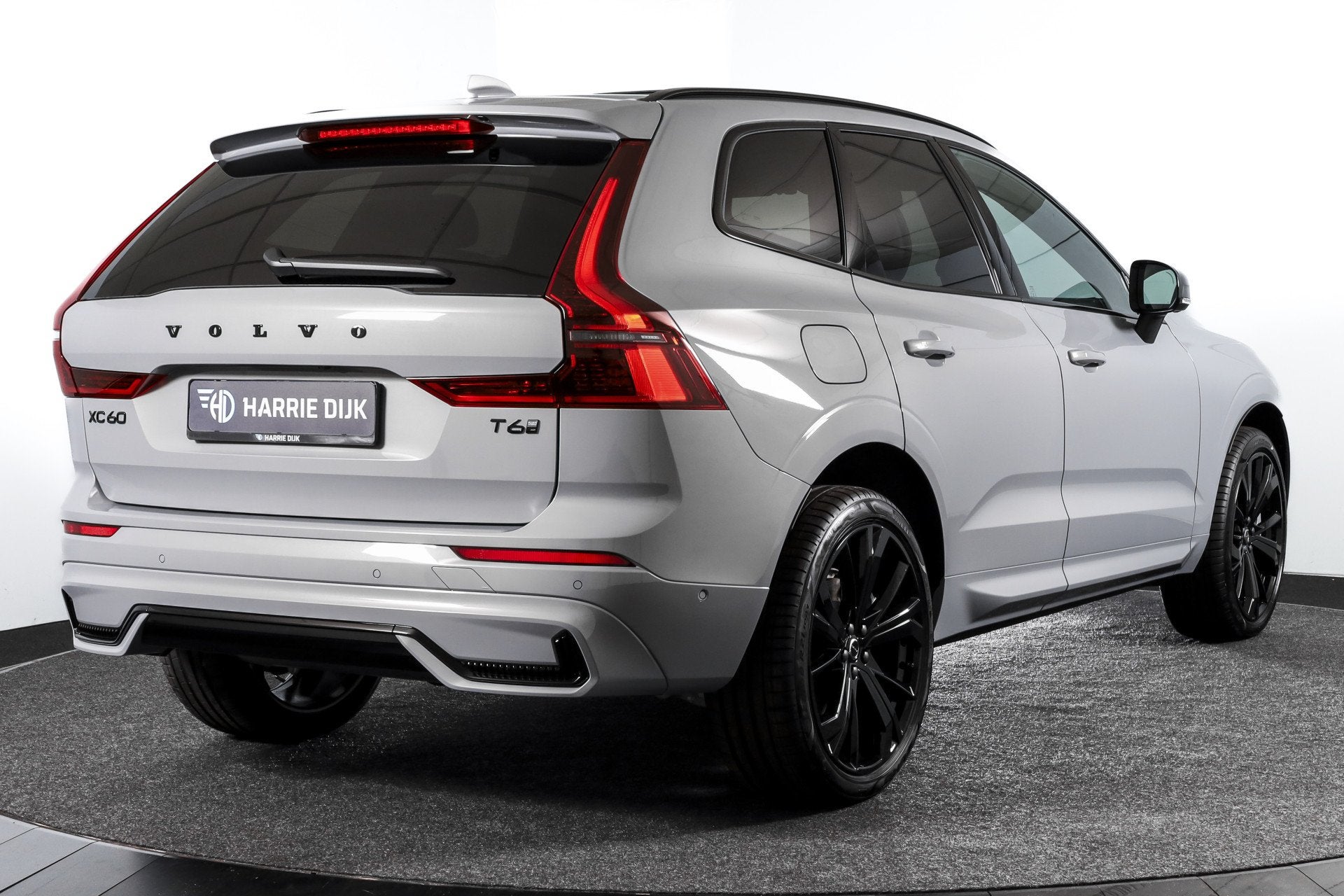 Volvo XC60 2.0 T6 Plug-in hybrid AWD Ultra Black Edition | S, Auto's, Automaat, 12 maanden, Gebruikt, Euro 6
