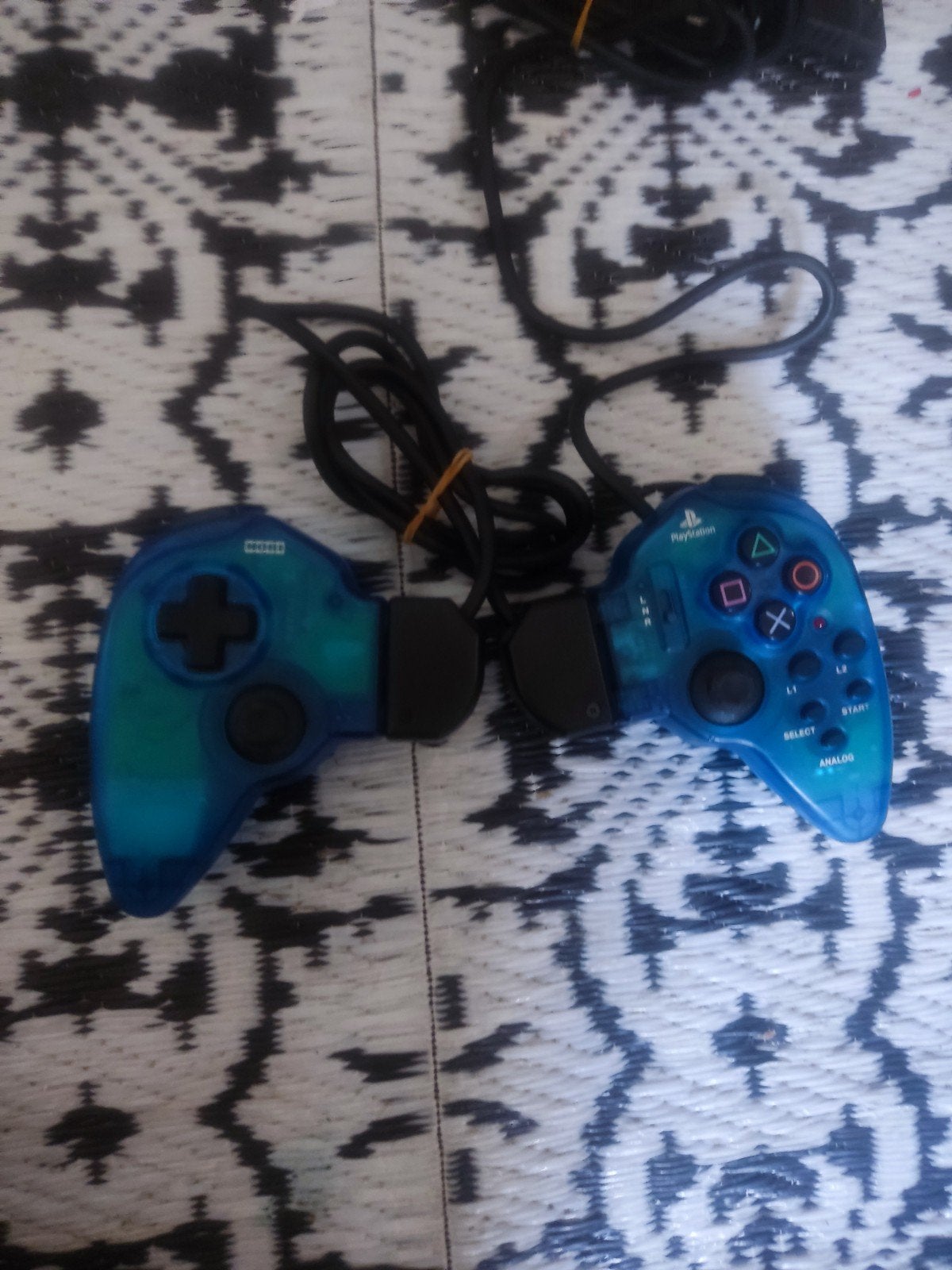 Hori PlayStation 2 Split Controller, Ophalen of Verzenden, Zo goed als nieuw, Controller, PlayStation 2
