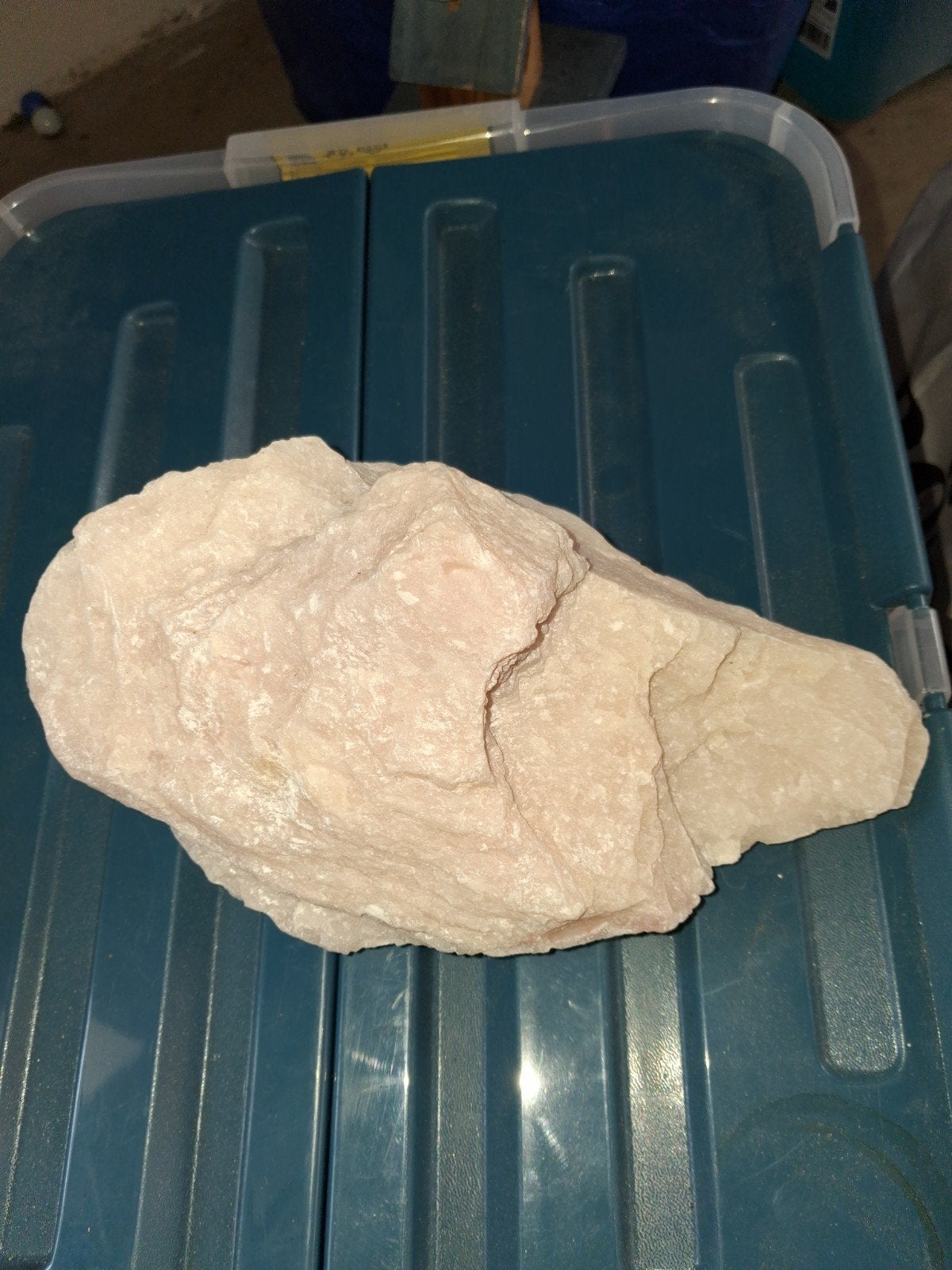 Grote ruwe rozenkwarts steen, Verzamelen, Mineralen en Fossielen, Ophalen, Mineraal