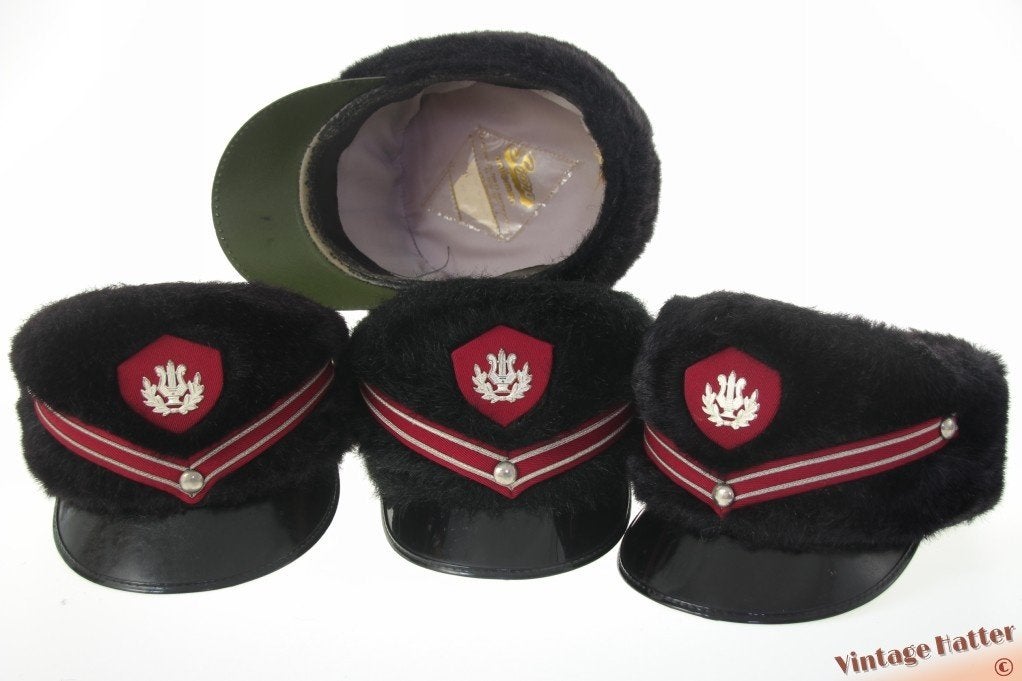 Fanfare hoed zwart, rood of blauw met faux bont div. maten, Ophalen of Verzenden, Gebruikt, Handschoenen, Hoed of Pet