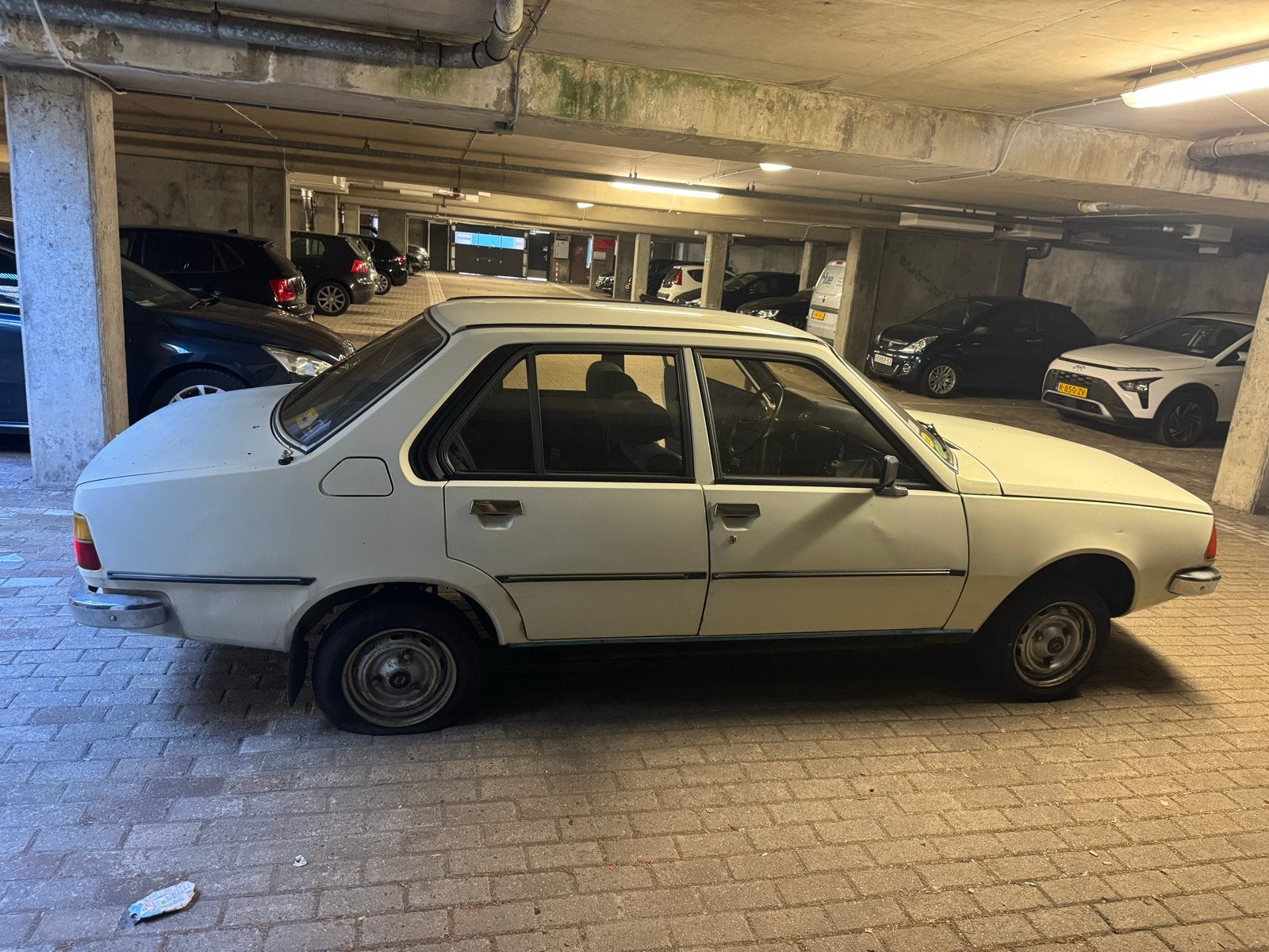 Renault 18 78.000 km 1978 1e eigenaar franse apk tot 27, Auto's, Renault, Voorwielaandrijving, Wit, Bedrijf, Handgeschakeld