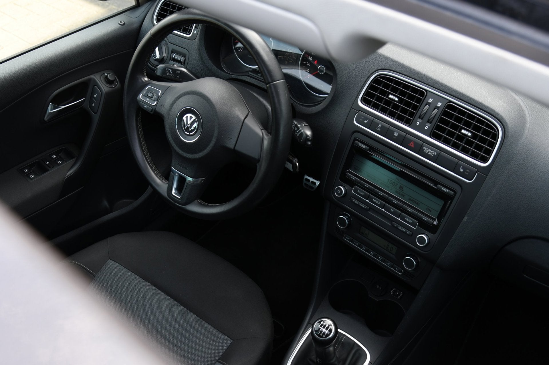 Volkswagen Polo 1.2 TSI Style 105 PK Pano|Cruise|PDC, Voorwielaandrijving, Gebruikt, 4 cilinders, Met garantie (alle)
