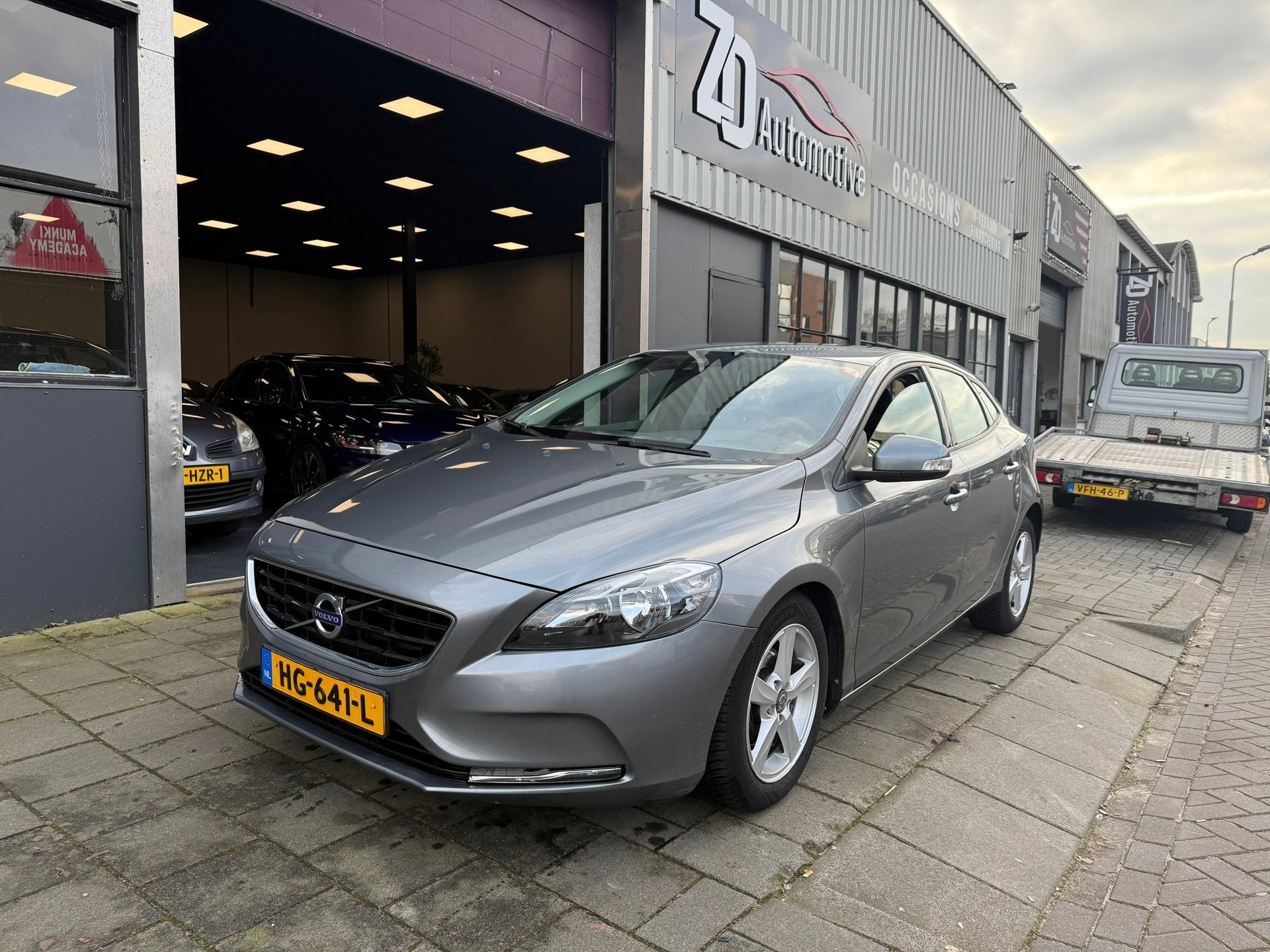 Volvo V40 1.6 D2 Momentum, Auto's, Voorwielaandrijving, Euro 5, Gebruikt, 4 cilinders