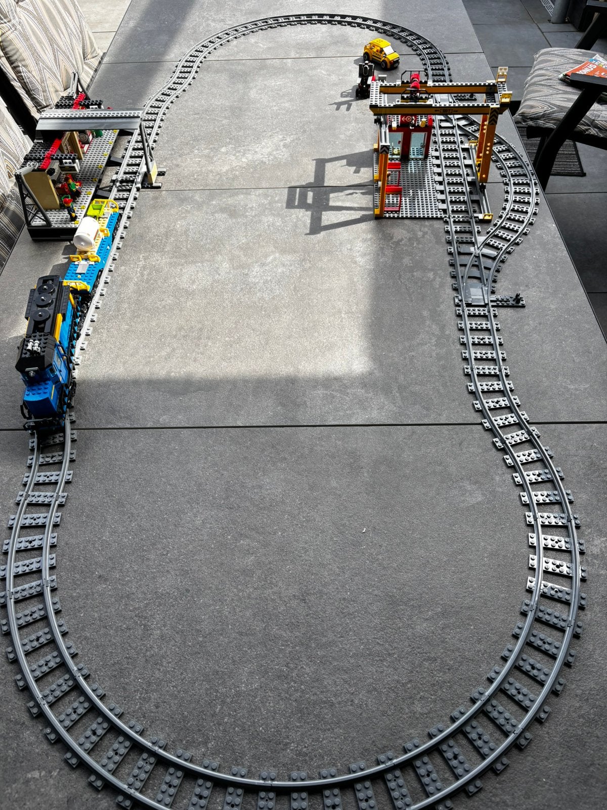 Lego vrachttrein 60052, Kinderen en Baby's, Speelgoed | Duplo en Lego, Ophalen of Verzenden, Zo goed als nieuw