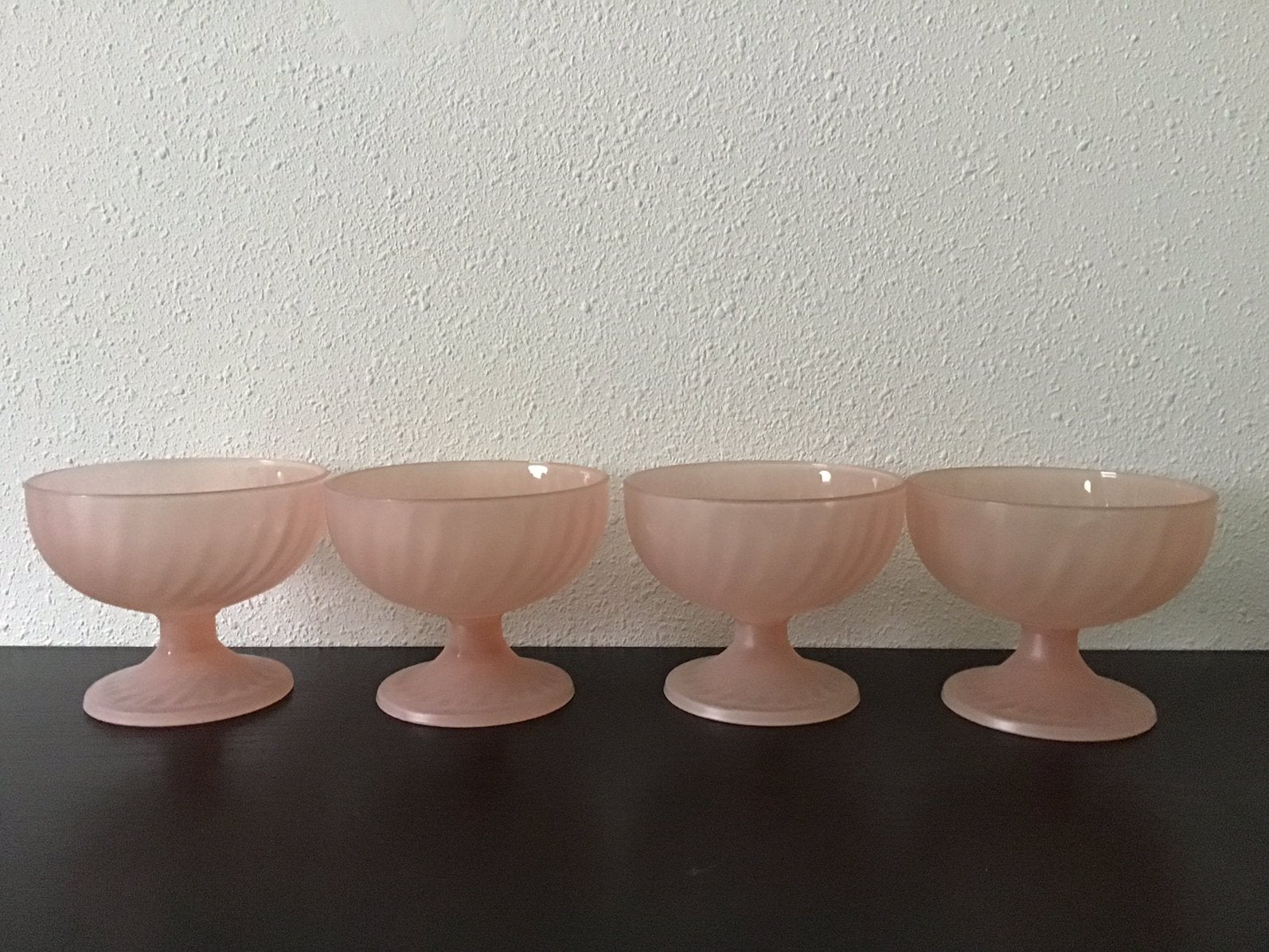 4 luminarc matglazen roze ijs coupes. Rosaline swirl., Verzamelen, Ophalen of Verzenden, Zo goed als nieuw, Overige typen