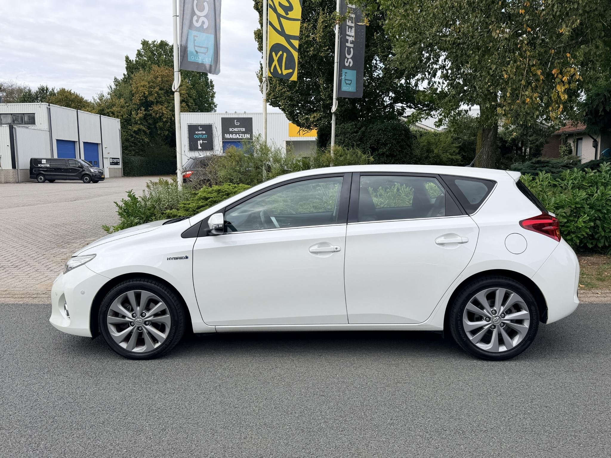Toyota Auris 1.8 Hybrid Lease Pro•Leder•Navi, Euro 5, 136 pk, Gebruikt, 4 cilinders