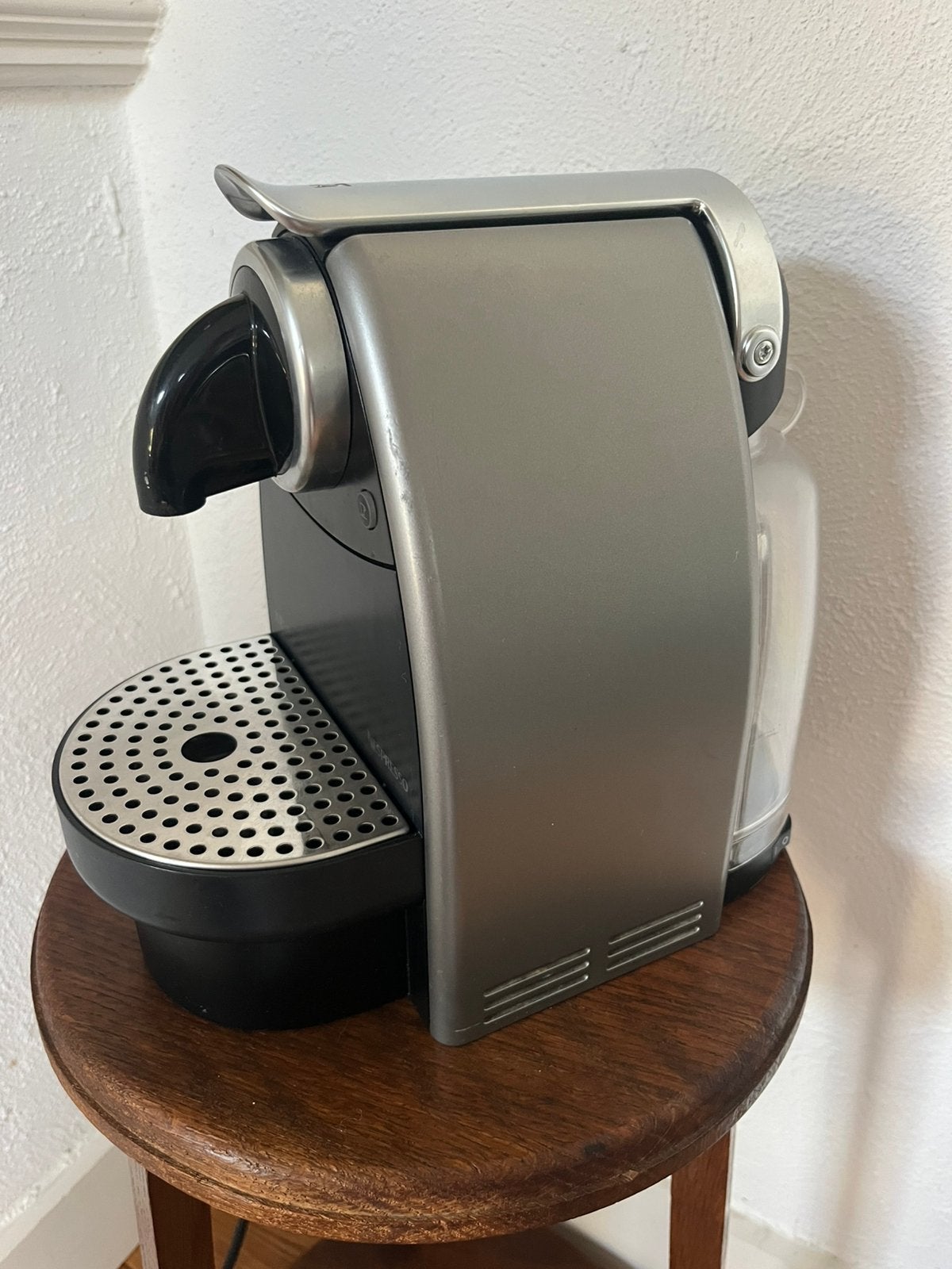 Krups Nespresso Essenza Automatic Titanium Black XN2125, Witgoed en Apparatuur, Espresso apparaat, Ophalen of Verzenden, Zo goed als nieuw