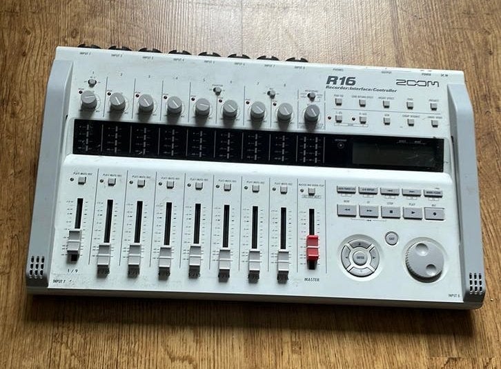 zoom r16 digitale recorder, Ophalen, Gebruikt, 10 tot 20 kanalen, Microfooningang
