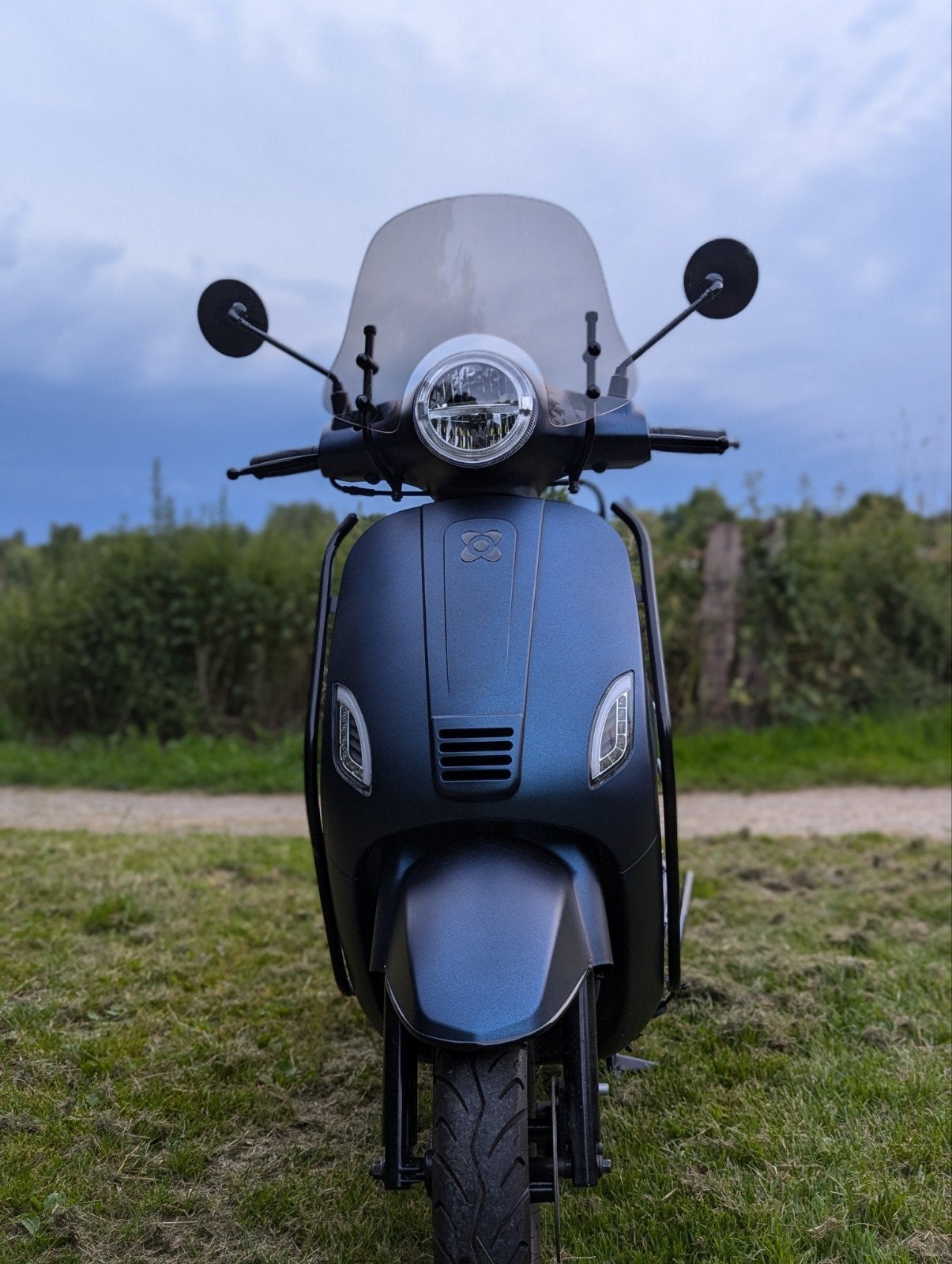 AGM VX50i Matblauw - Sportuitlaat - Hoog Windscherm, Ophalen
