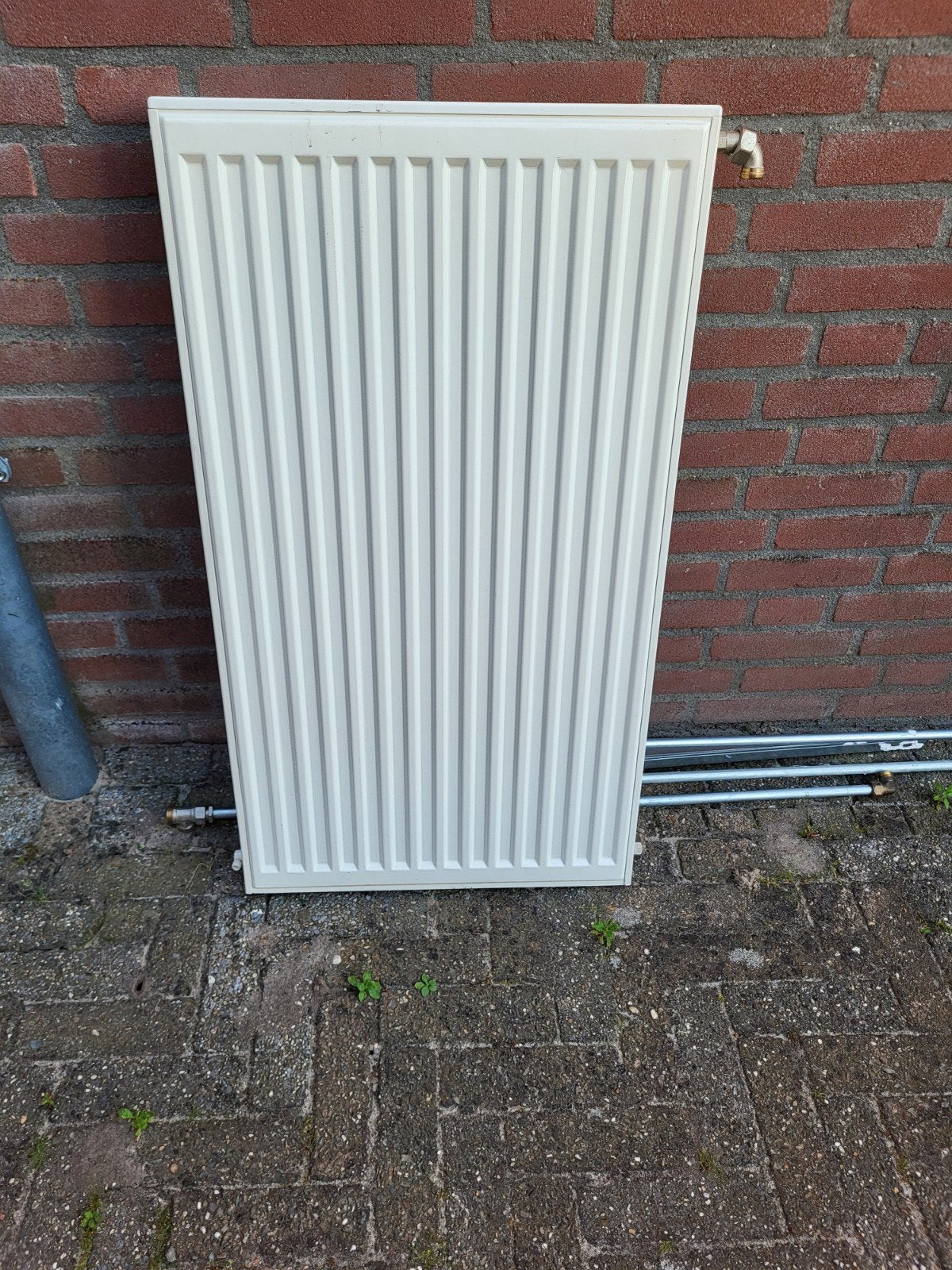 Radiator met thermostaatknop en aansluitmeriaal, Ophalen, Gebruikt, Radiator, 60 tot 150 cm