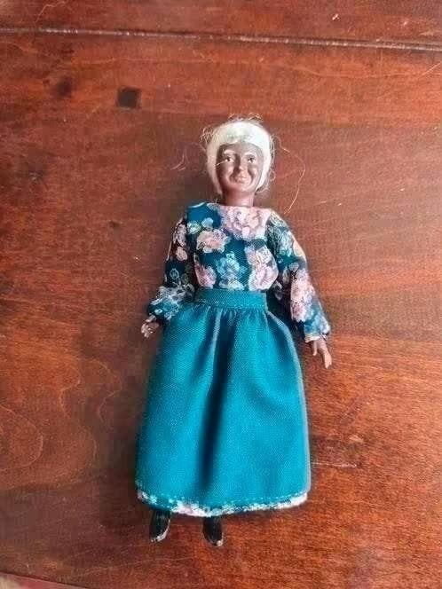 Donker Caco Popje 13 cm vrouw, Ophalen of Verzenden, Nieuw, Overige typen