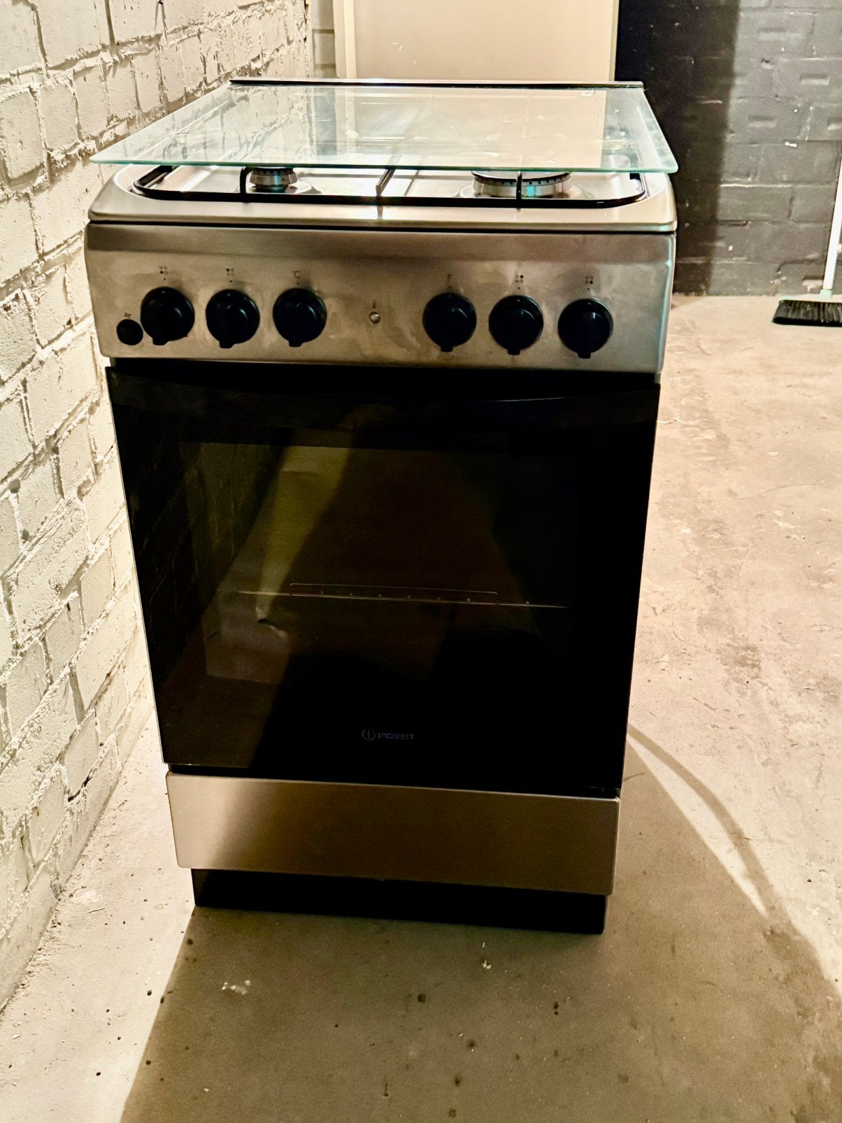 Gasfornuis Indesit 60cm, Witgoed en Apparatuur, Ophalen, Gebruikt, 4 kookzones, Gas