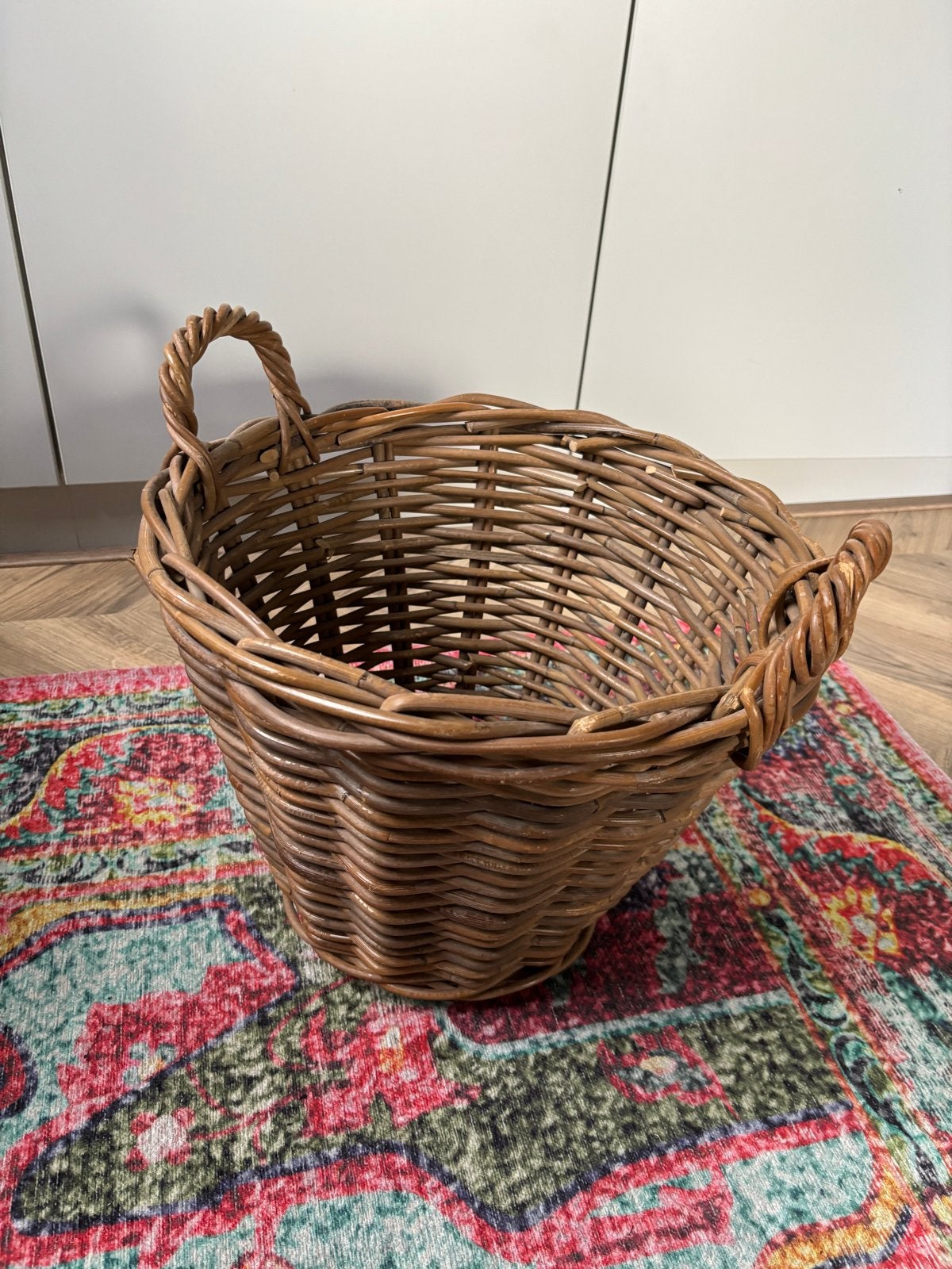 Rieten / rotan mand met handvatten en deksel, Ophalen, Gevlochten, Mand, Rond