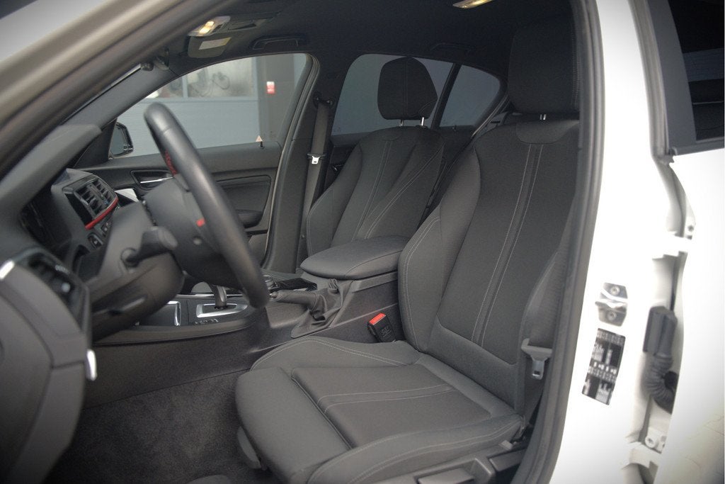 BMW 1-serie 118i Sport Line Edition | Stoelverwarming | Crui, Auto's, BMW, Gebruikt, Automatische klimaatregeling, Wit, Origineel Nederlands