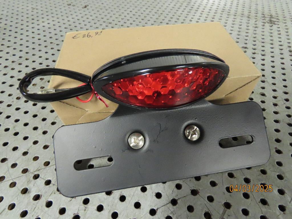 Cat-eye Achterlicht LED Rearlight + kentekenhouder Nieuw!, Nieuw, Ophalen of Verzenden, MOTOLUX
