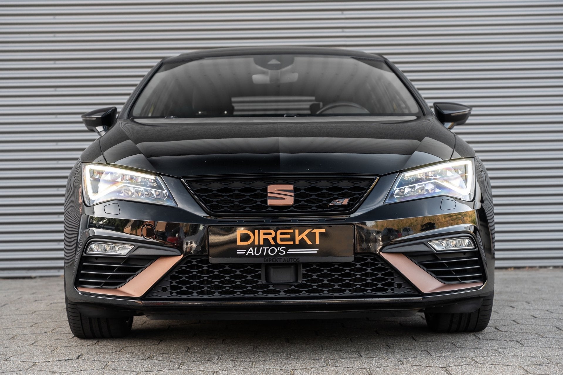 SEAT Leon 2.0 TSI ULTIMATE EDITION CUPRA PANO BEATS VIRTUAL, 15 km/l, Gebruikt, Zwart, 4 cilinders