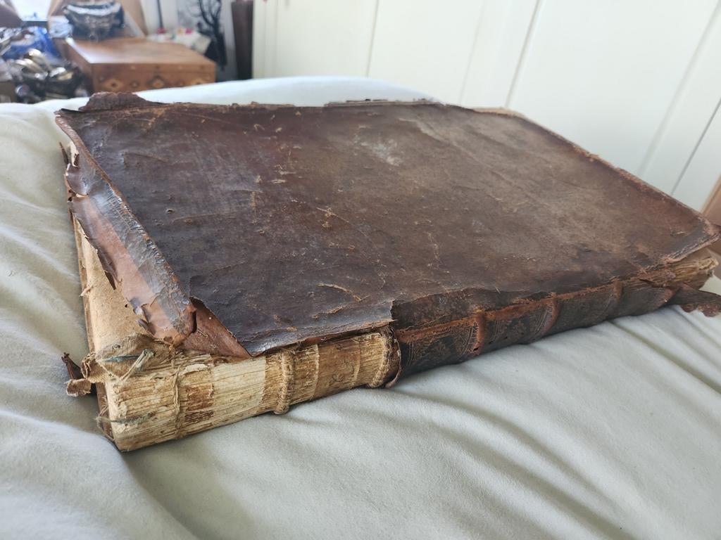 Zeldzame Platen Bijbel uit 1700 - Historisch Document, Antiek en Kunst, Ophalen of Verzenden, Onbekend