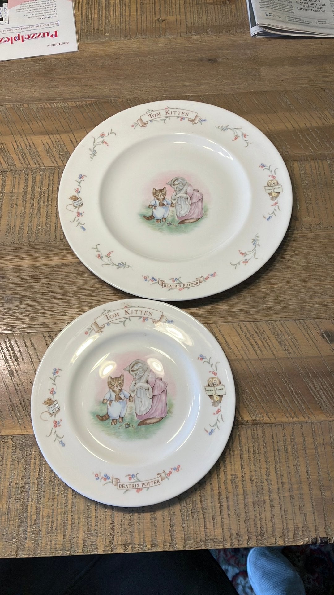 2 prachtige borden Tom kitten Beatrix potter royal Albert, Nieuw, Ophalen of Verzenden, Bord(en), Overige stijlen