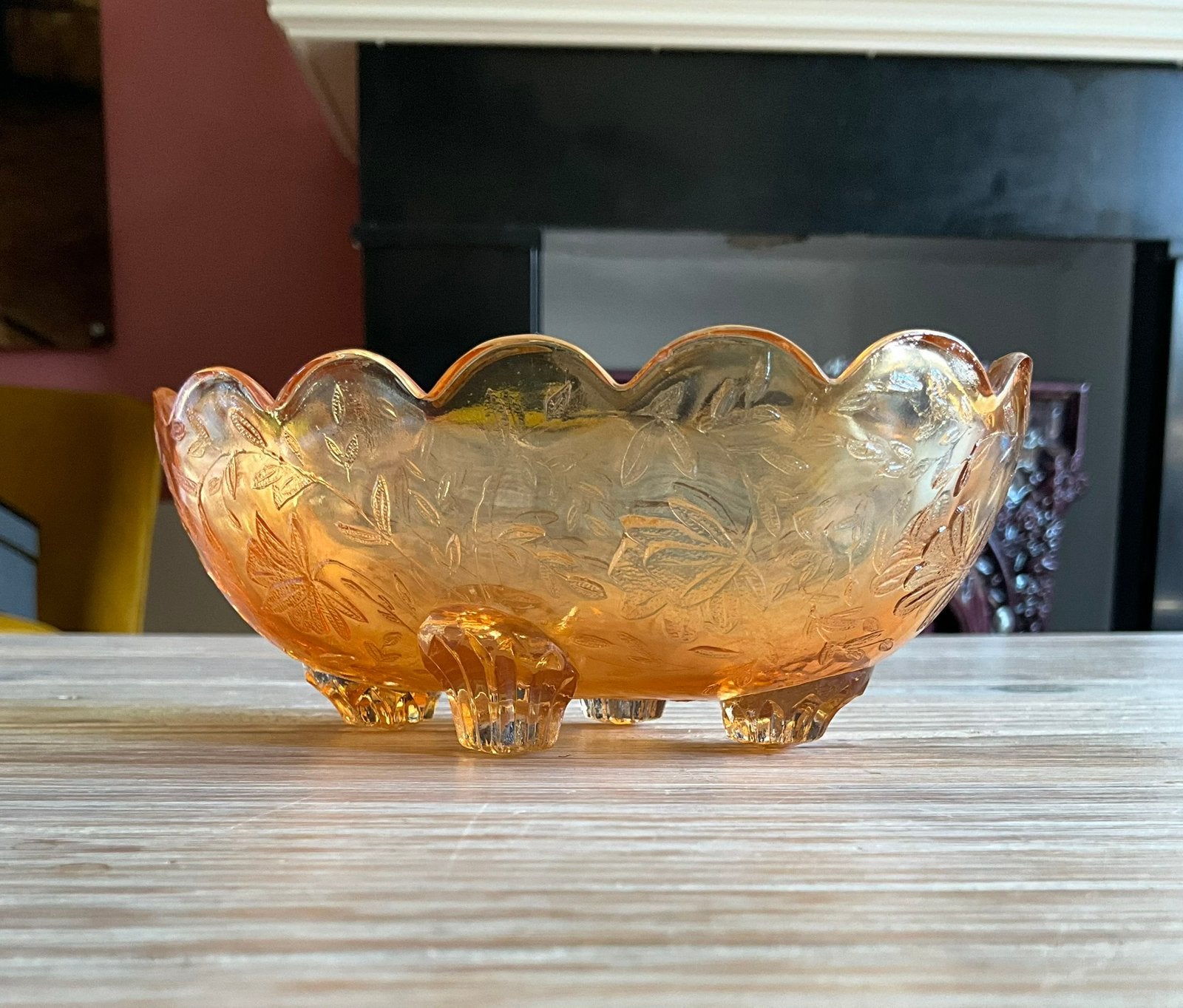 Vintage 50’ Carnival glas schaaltje met mooi bloemenreliëf, Antiek en Kunst, Antiek | Glas en Kristal, Ophalen of Verzenden