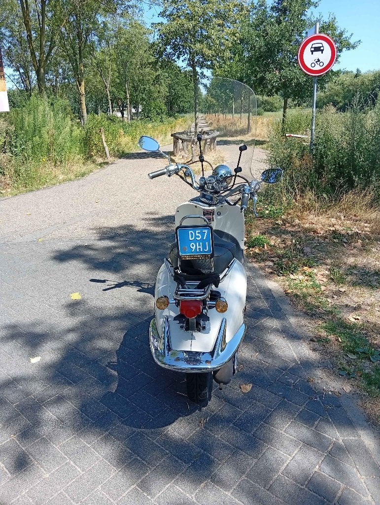 Scooter Fosti 2009, Fietsen en Brommers, Brommeronderdelen | Scooters, Ophalen, Gebruikt, Overige typen, Overige merken