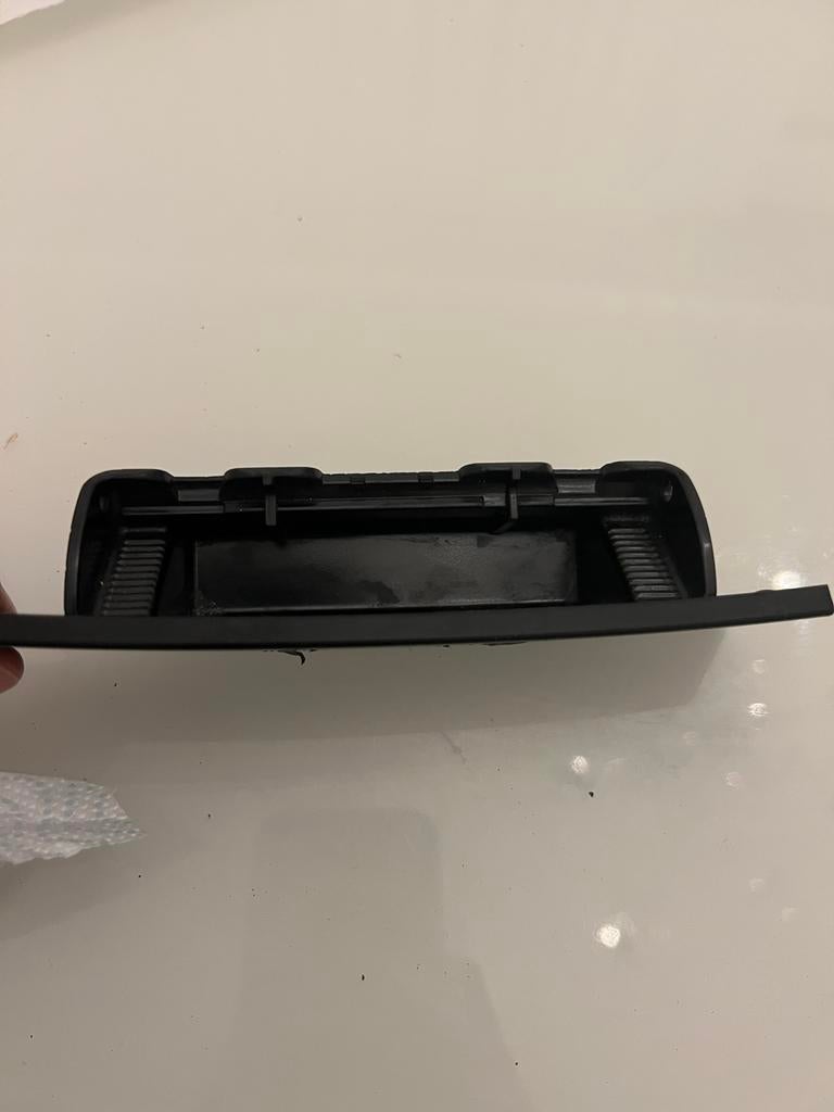 Originele Audi Asbak Achterzijde Middenconsole – 8K0857961, Ophalen of Verzenden, Gebruikt, Audi