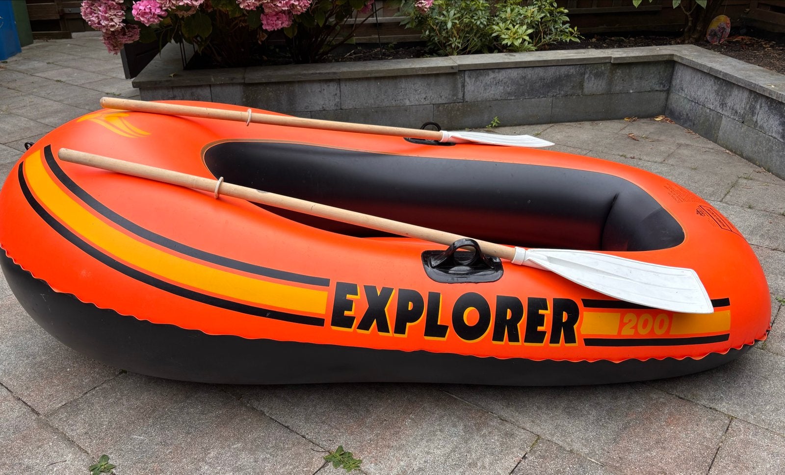 Opblaasboot Explorer 200 met peddels, Ophalen, Zo goed als nieuw