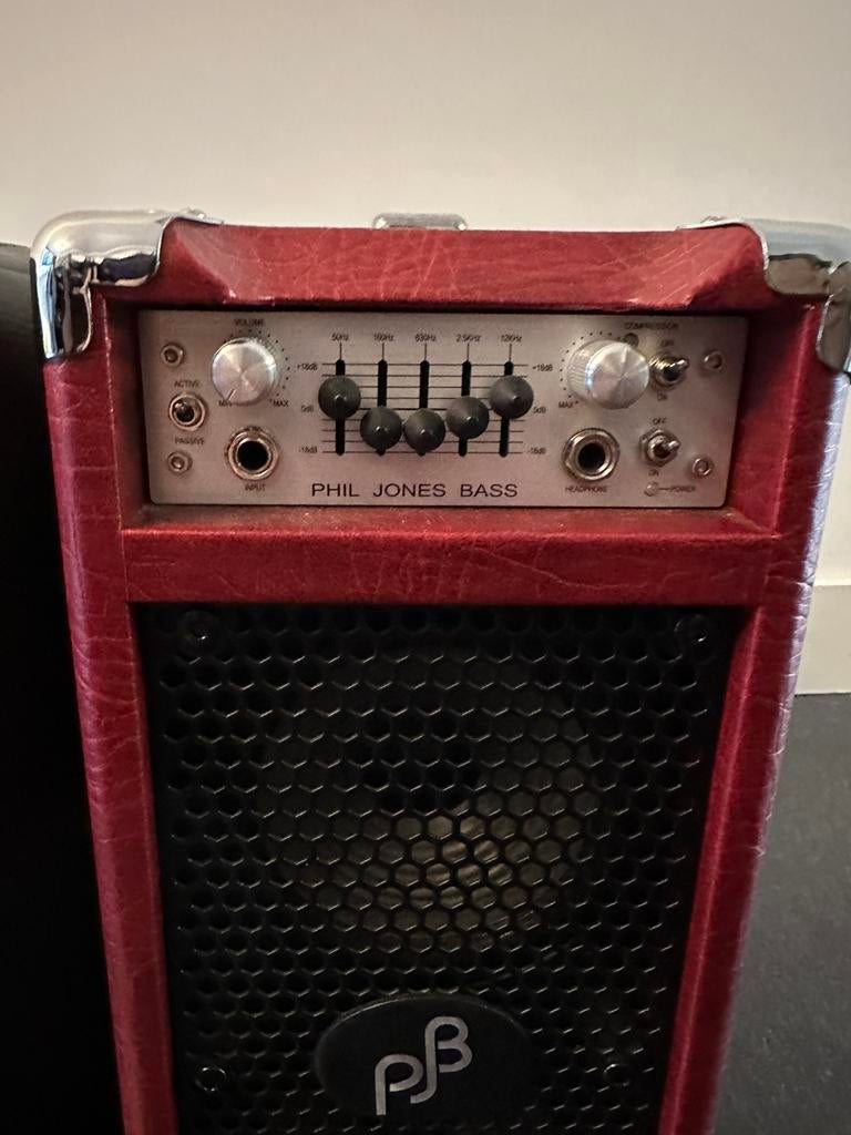 Phil Jones Briefcase, Muziek en Instrumenten, Ophalen, Gebruikt, Basgitaar, 100 watt of meer