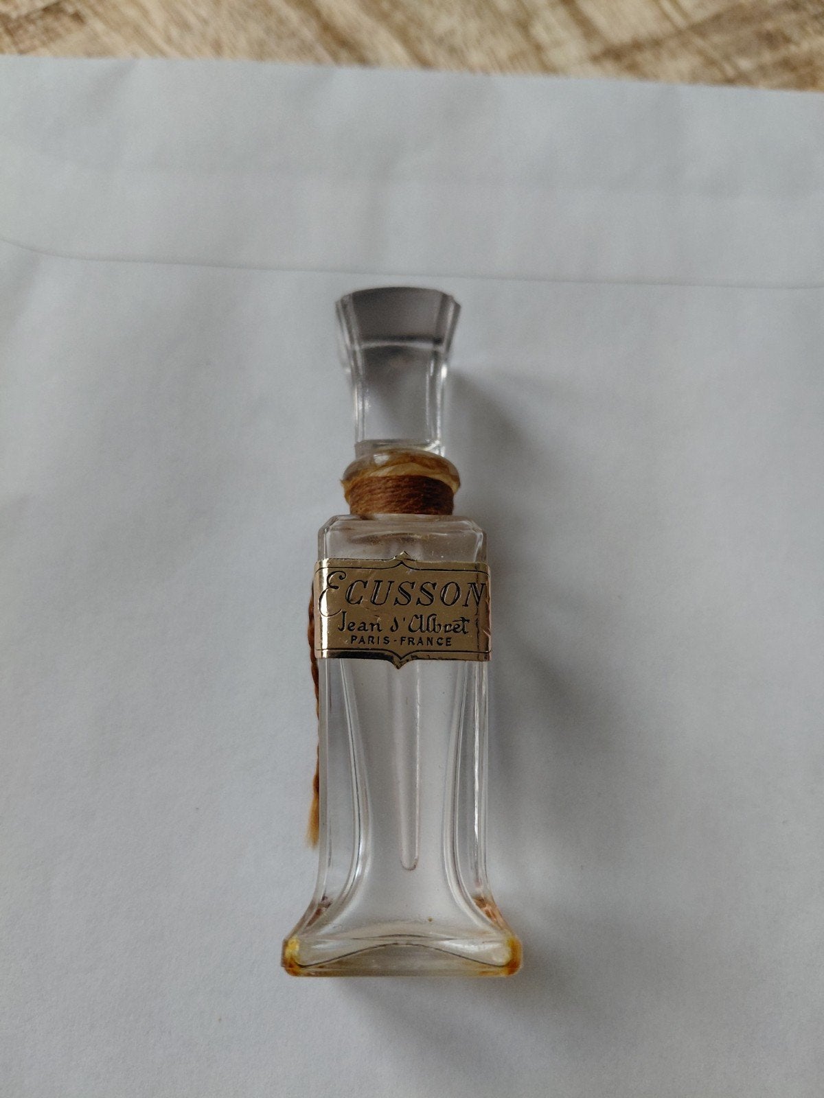 Parfumflesje Jean d' Albret Ecusson vintage zeldzaam oud, Ophalen of Verzenden, Gebruikt, Parfumfles