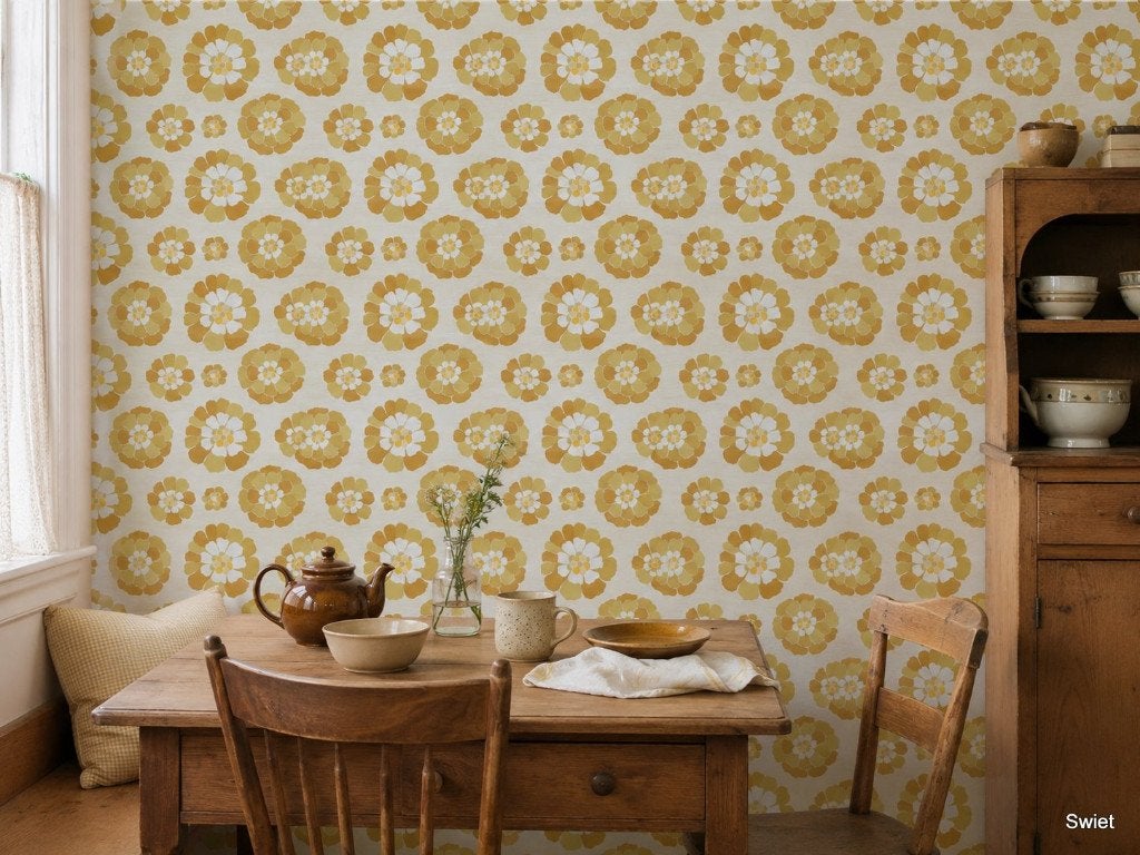 13881 Vintage bloemen behang in oker en mosterd 70s swiet, Ophalen of Verzenden, Minder dan 10 m², Beige